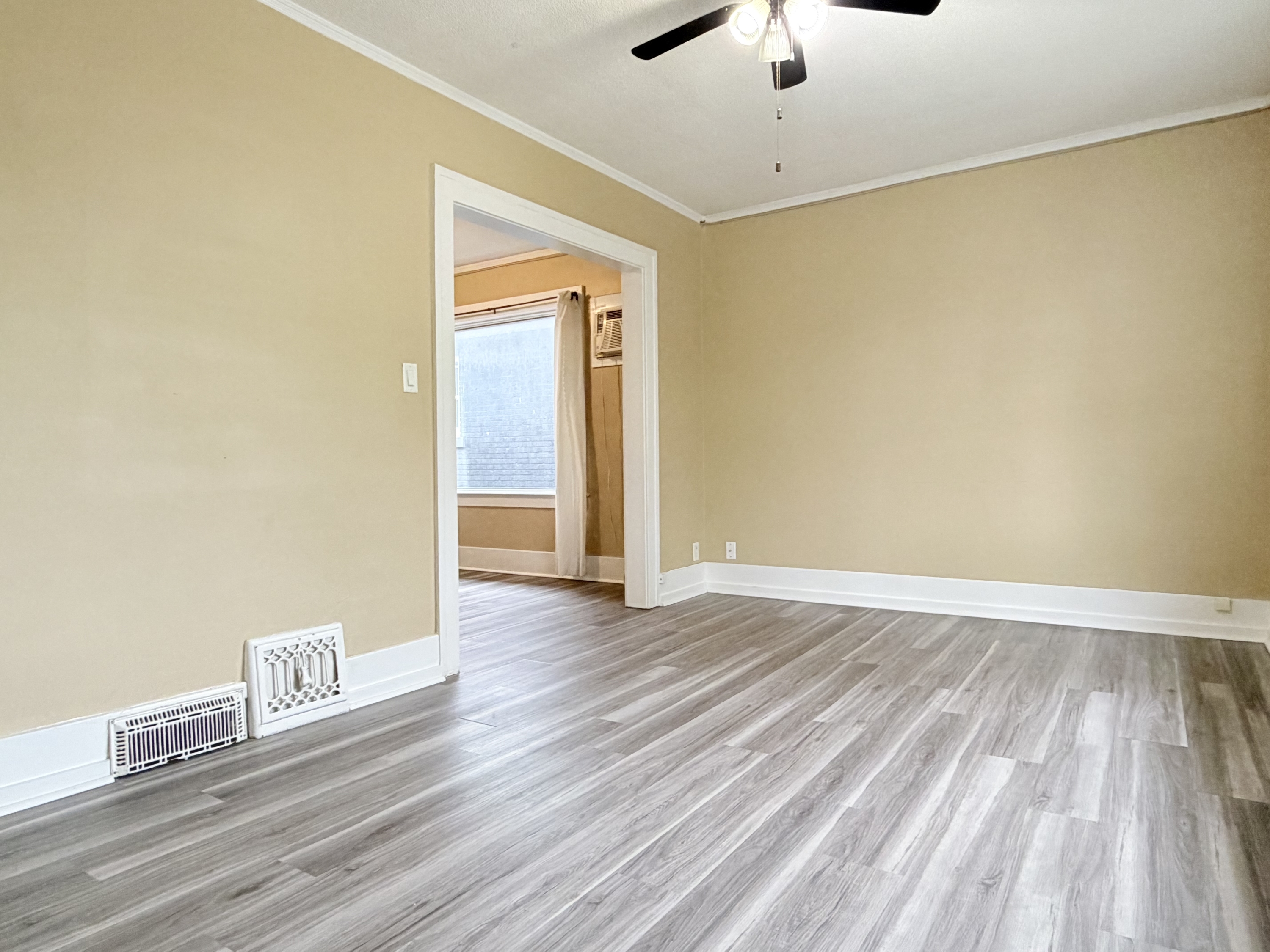 Windsor Condo: 1165 Howard Ave