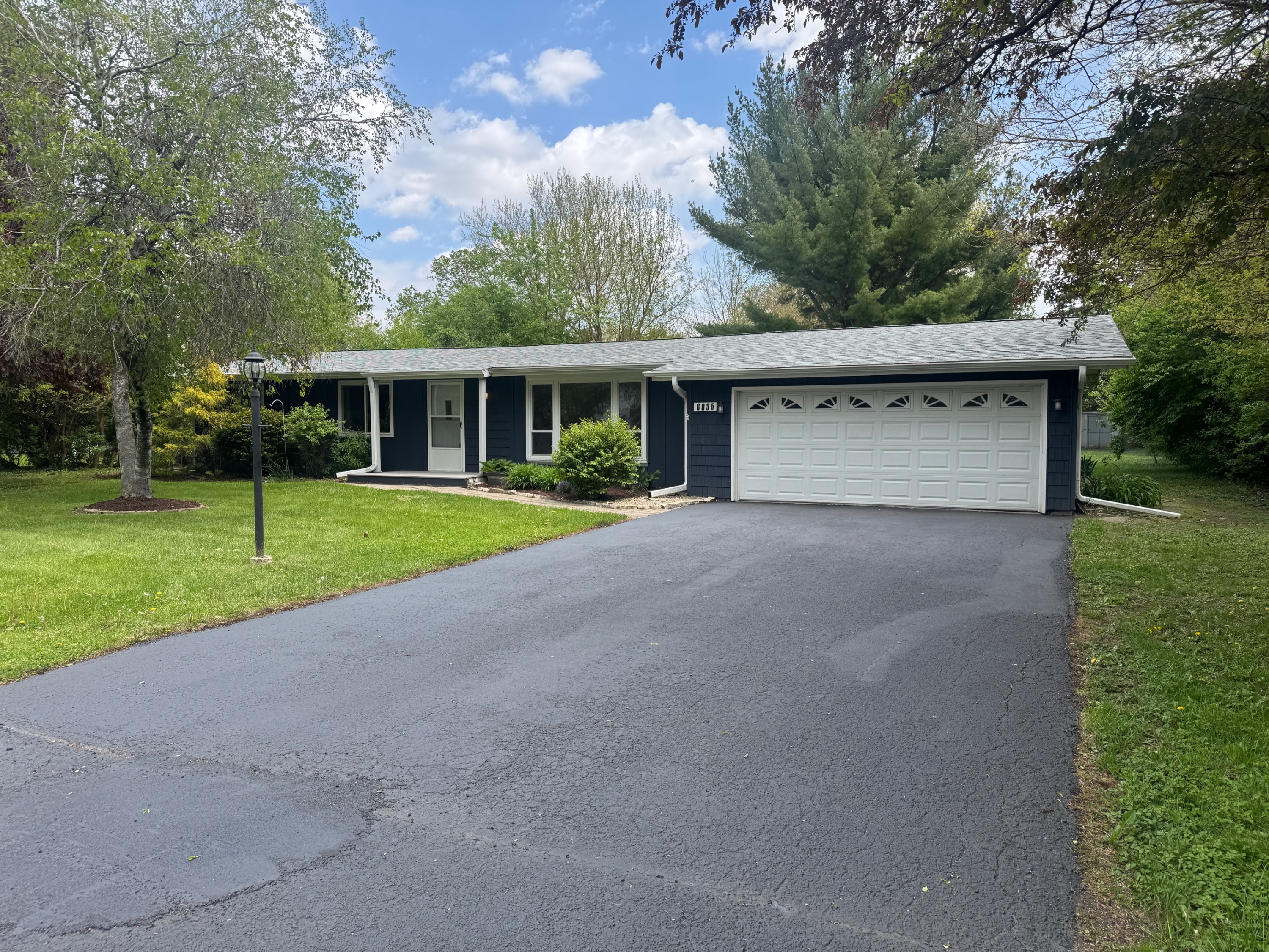 Rockford House: 6835 Paddock Ln