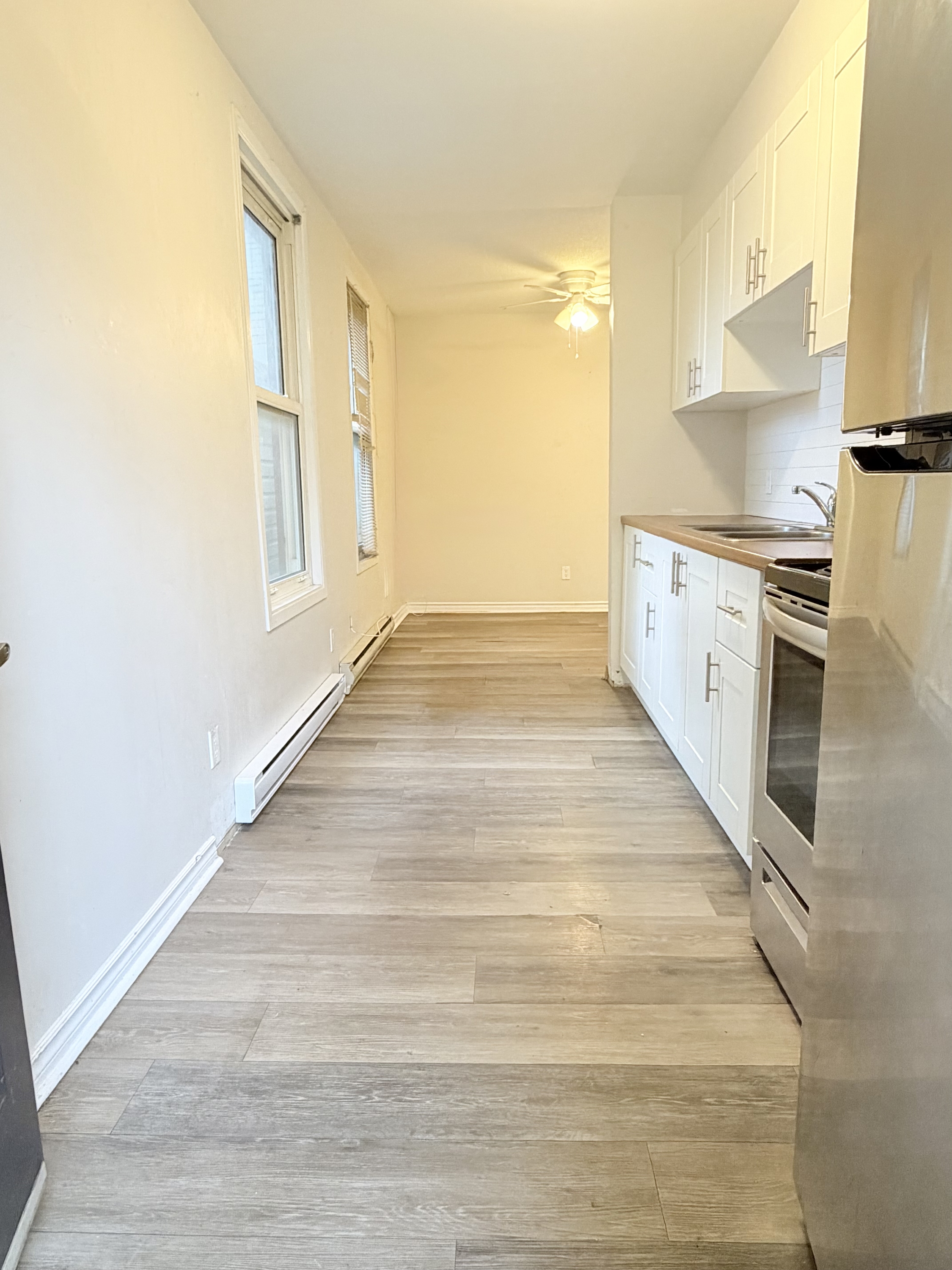 Windsor Condo: 686 Lincoln Rd