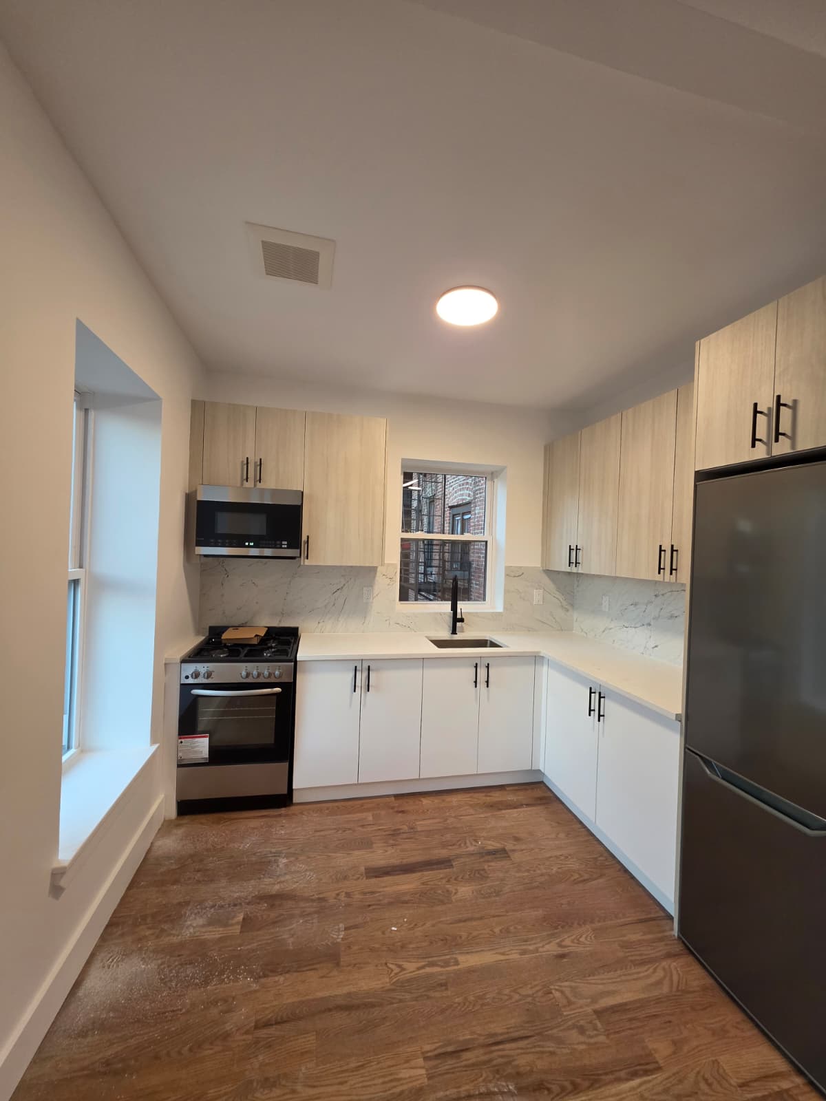 Yonkers Condo: 286 Hawthorne Ave