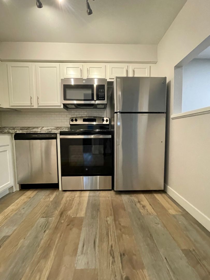 Westminster Apartment: 4160 W 74th Ave