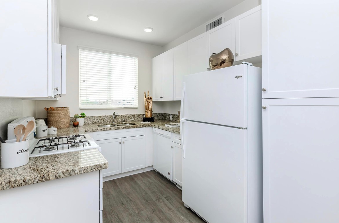 Ontario Apartment: 840 S Magnolia Ave.