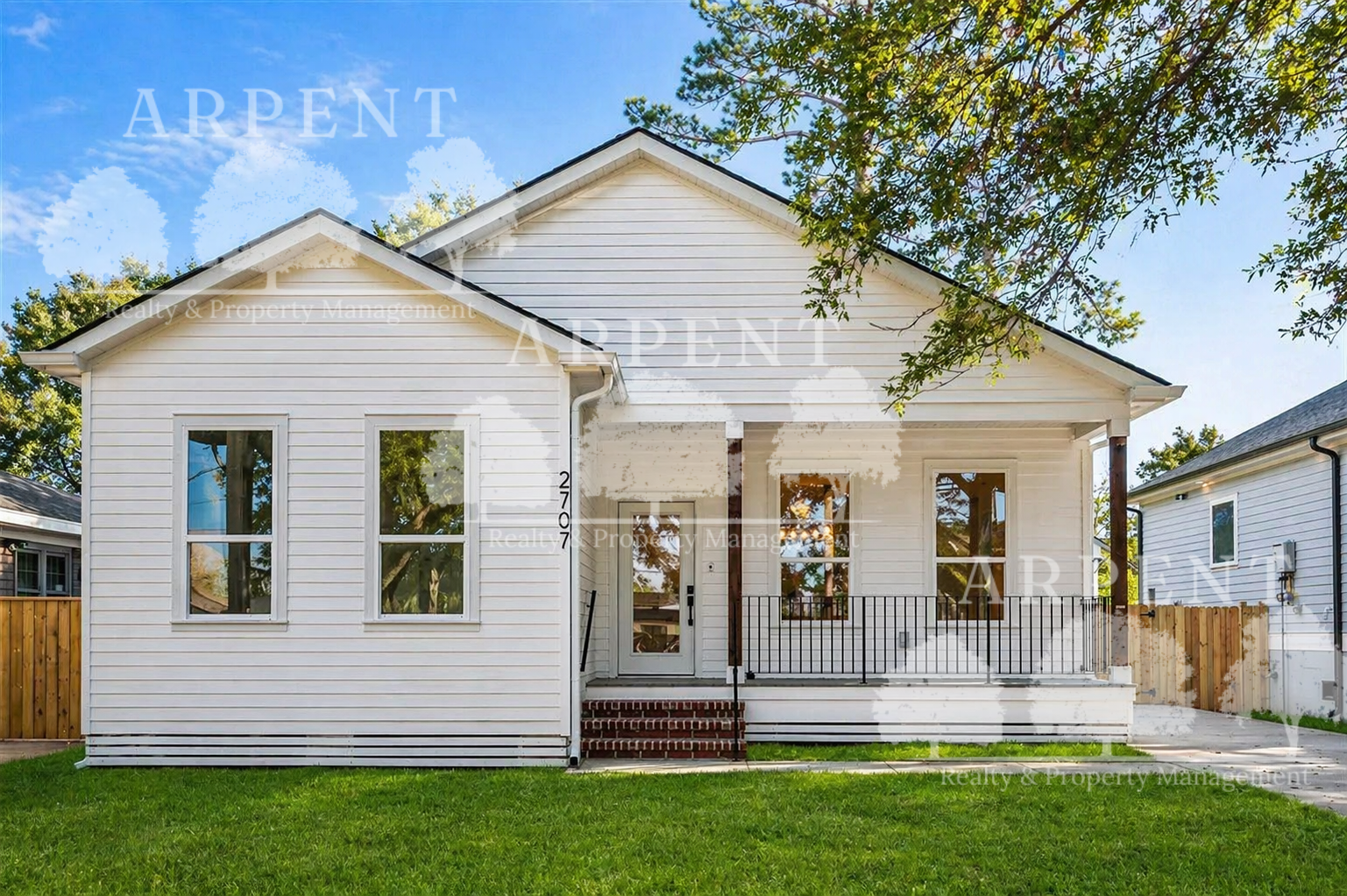 Chalmette House: 2707 Jackson Blvd