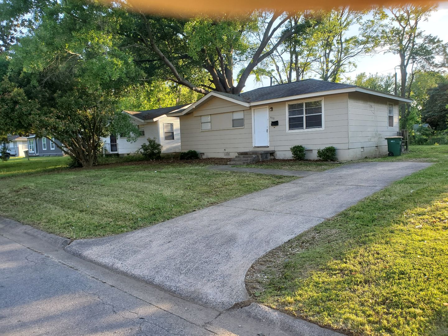 Little Rock House: 9110 Woodford Drive