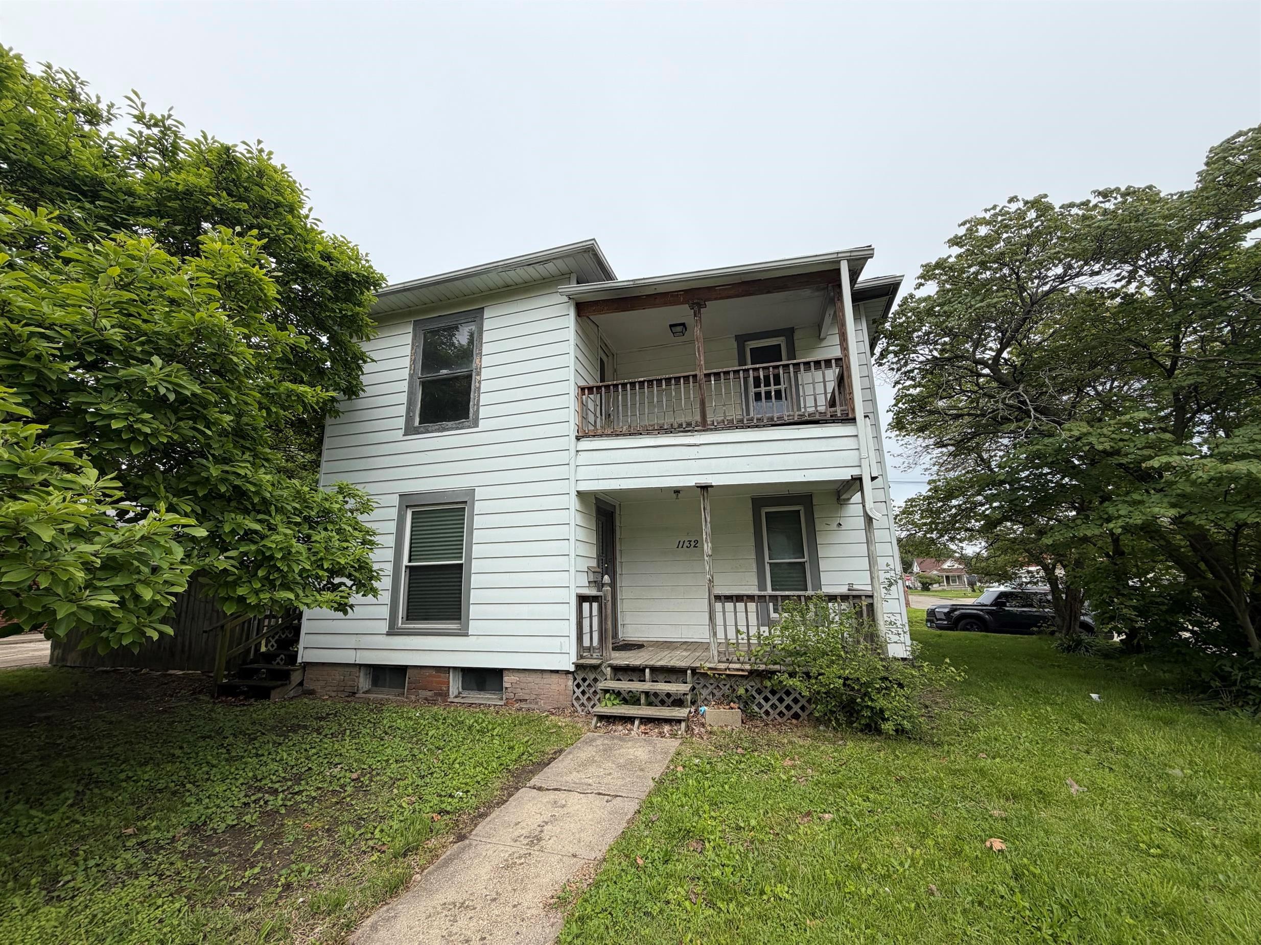 Danville House: 1132 Gilbert