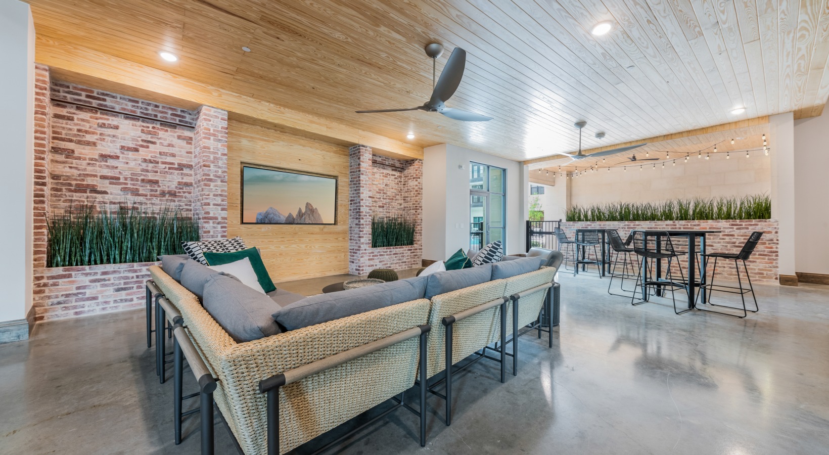 Austin Condo: 4911 E 7th St
