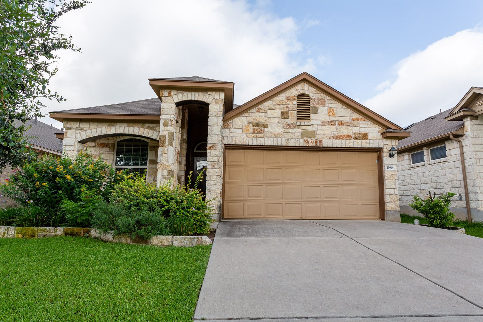 Austin House: 11604 Yeadon Way
