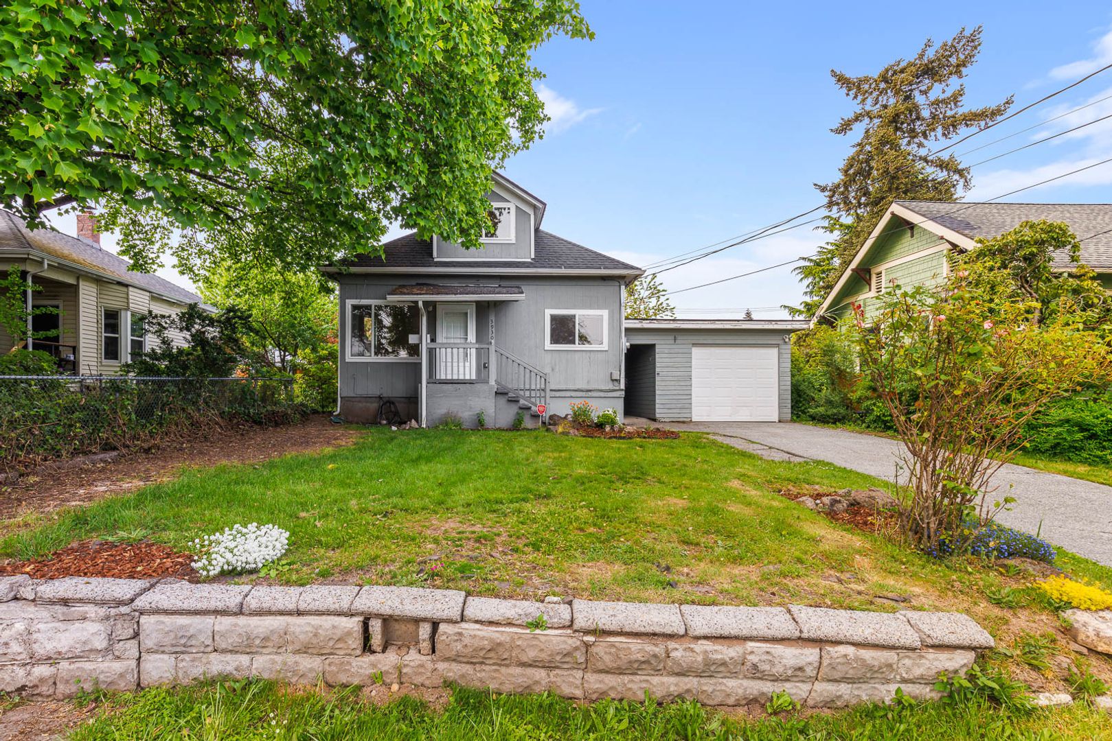 Seattle House: 3930 S Angel Pl