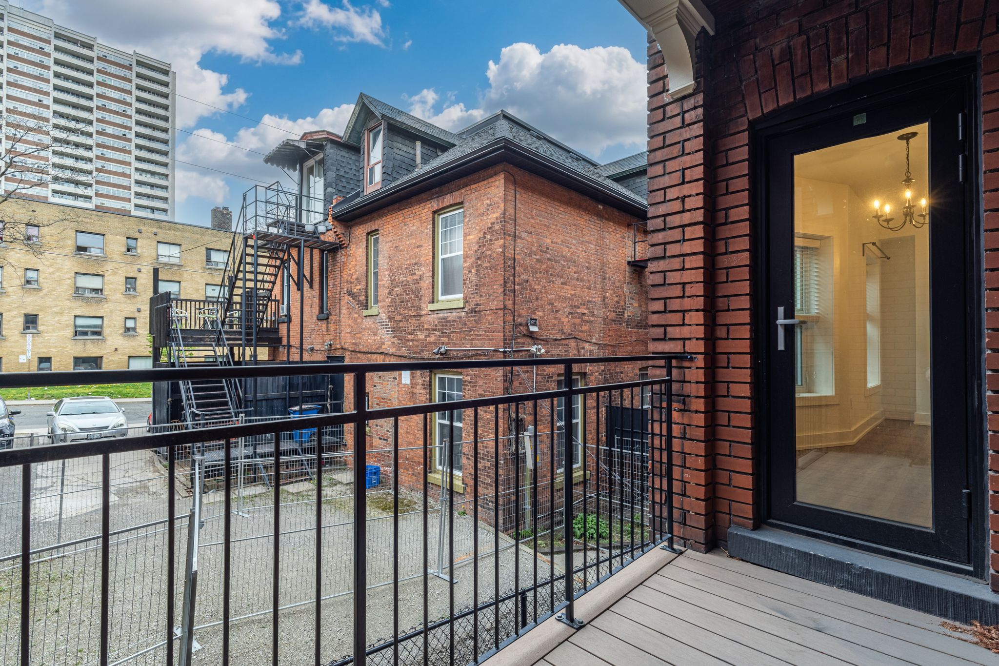 Hamilton Condo: 27 Bold St