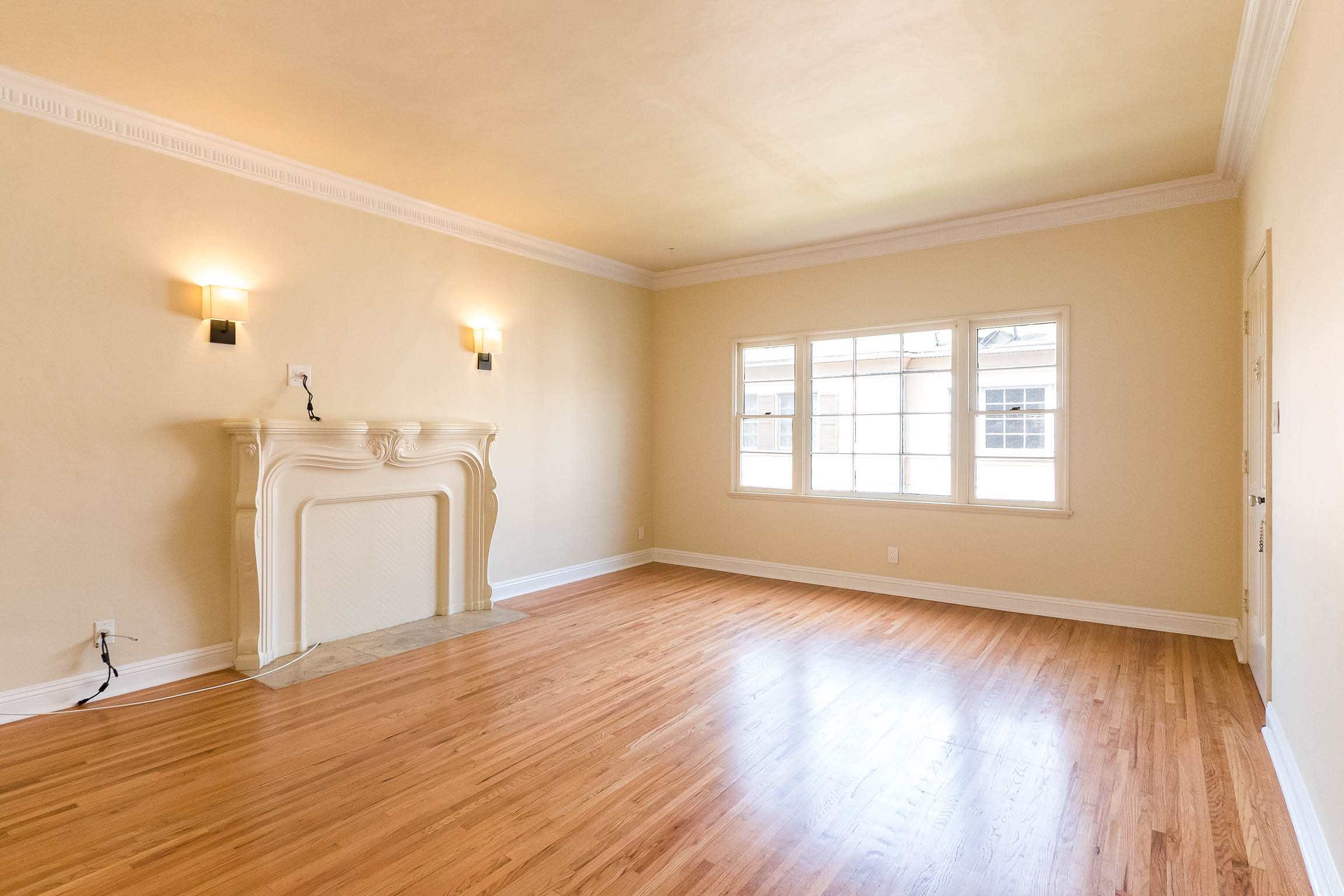 Los Angeles Condo: 1056 S Genesee Ave