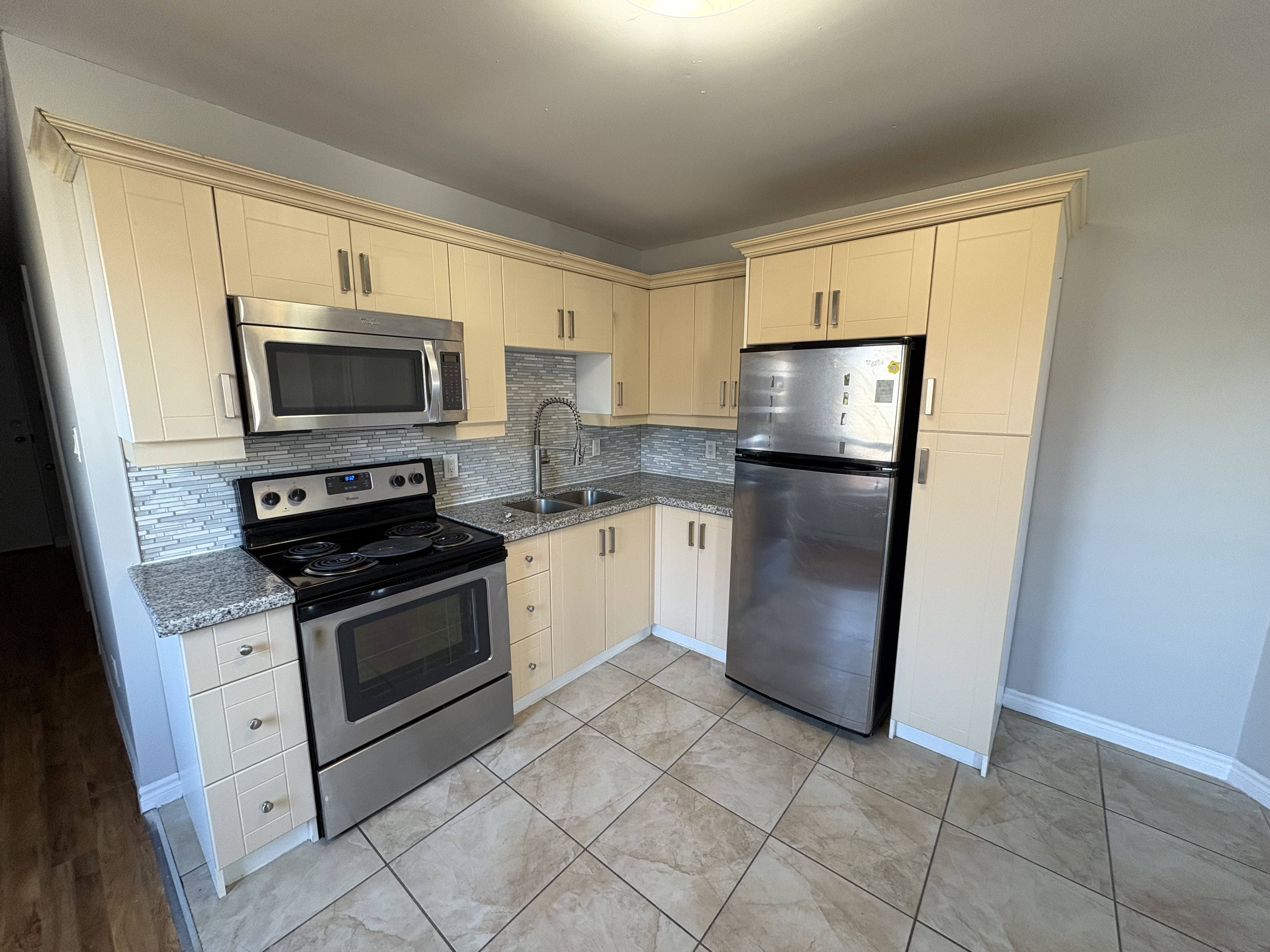 Hamilton Condo: 469 King St West