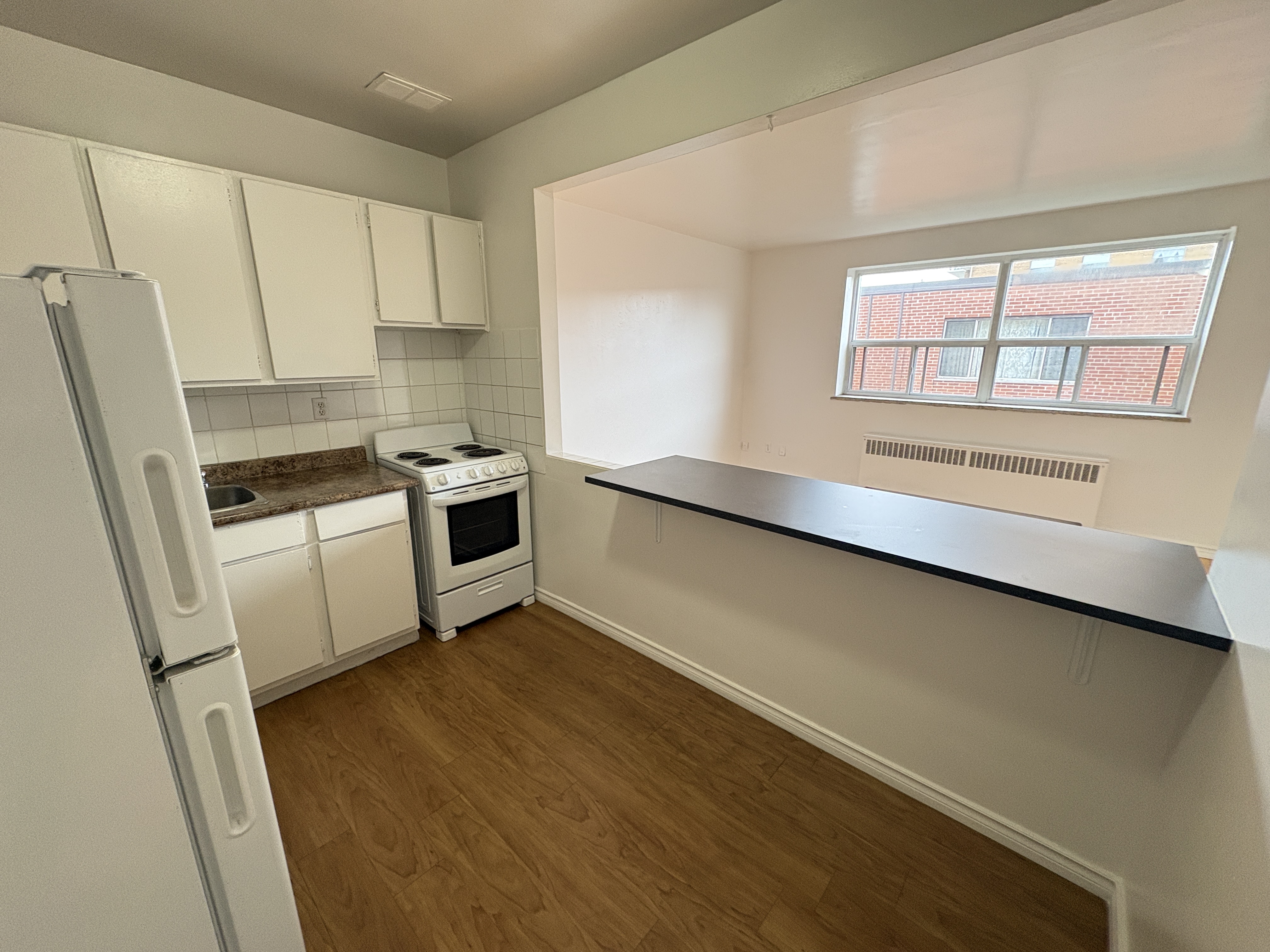 Hamilton Condo: 30 Mohawk Road West