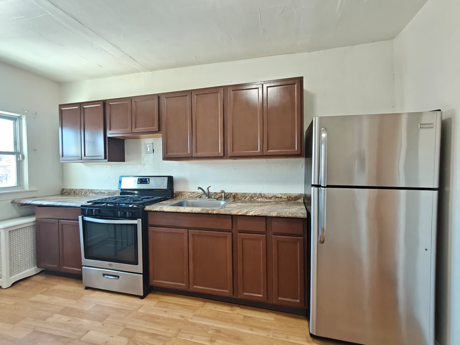 Collingswood Townhome: 48 Bellevue Terrace