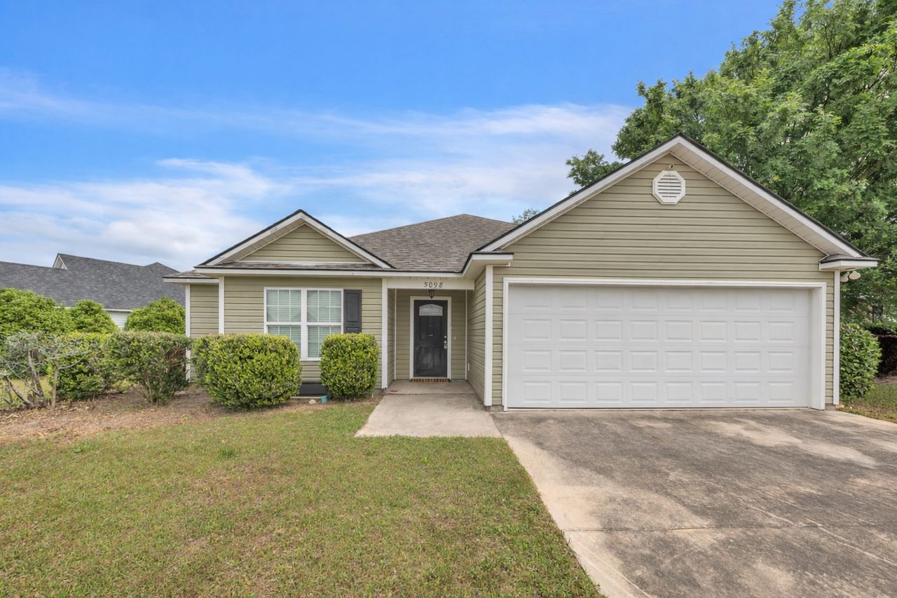 Valdosta House: 5098 Branch Point Drive