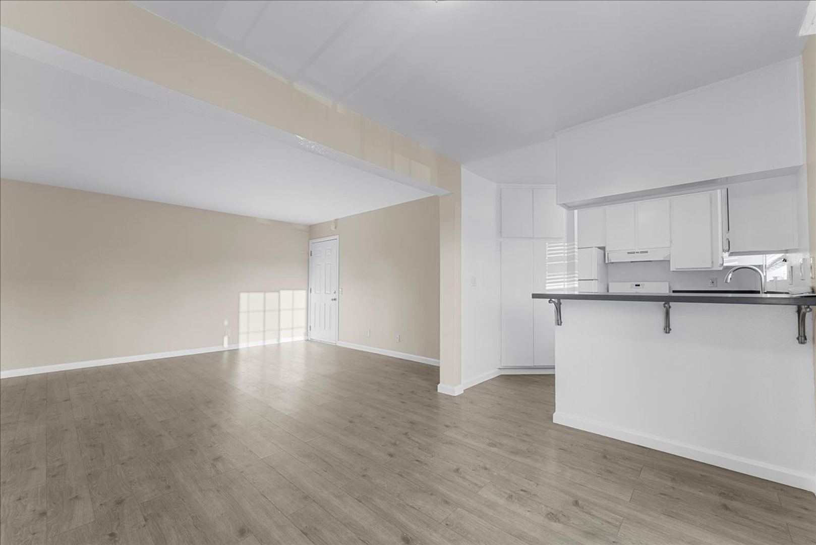 Long Beach Condo: 350 Tile Ave.