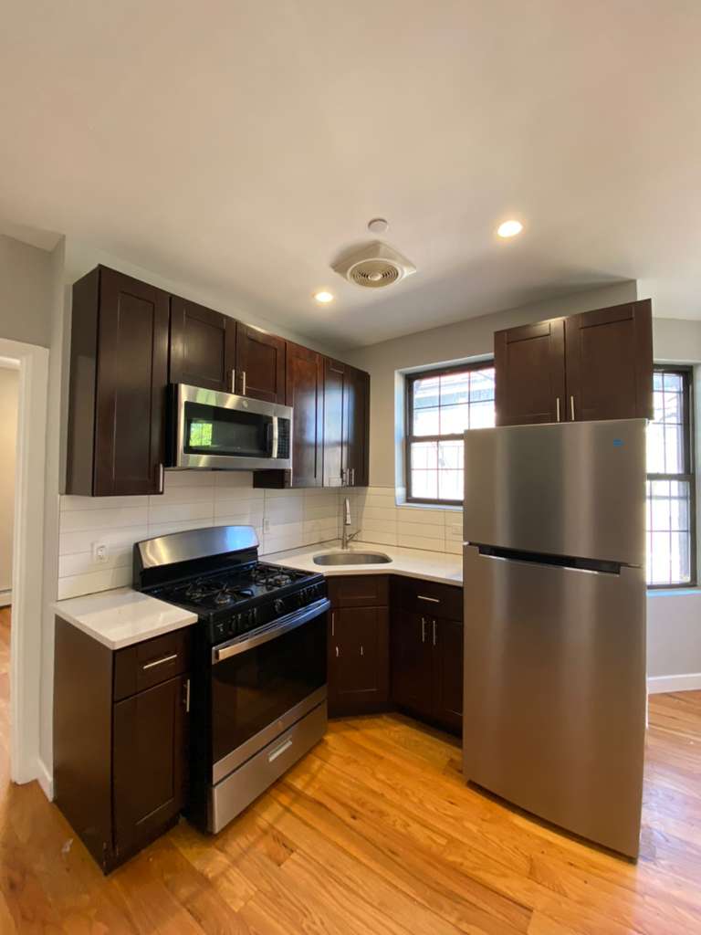 Yonkers Condo: 52E Yonkers Ave