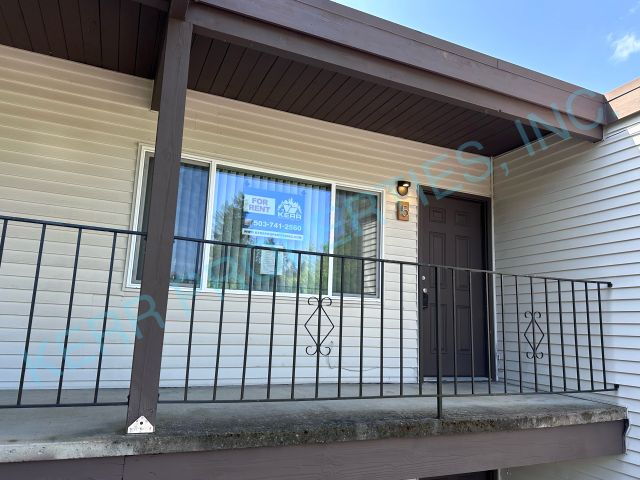 West Linn Condo: 6498 Lowry Dr