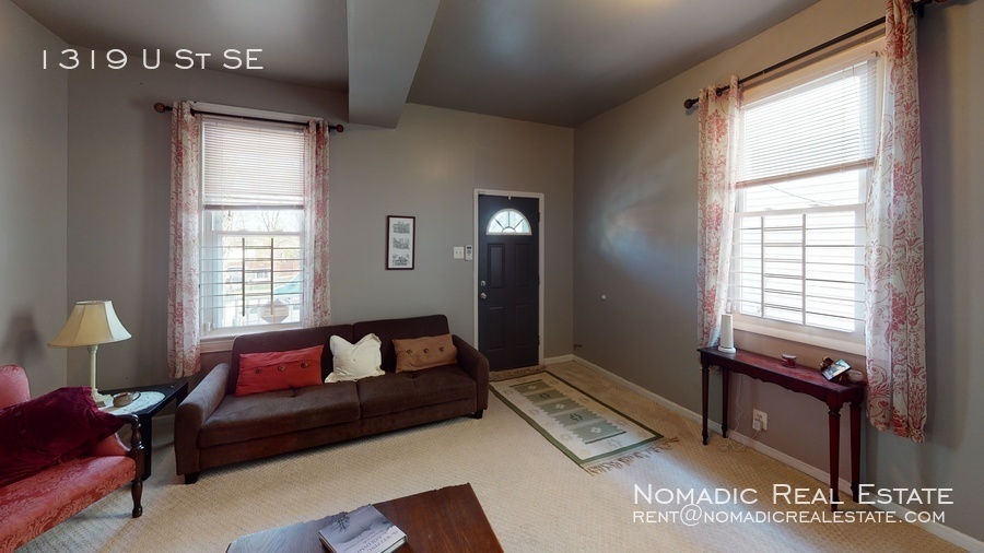 Washington House: 1319 U St SE