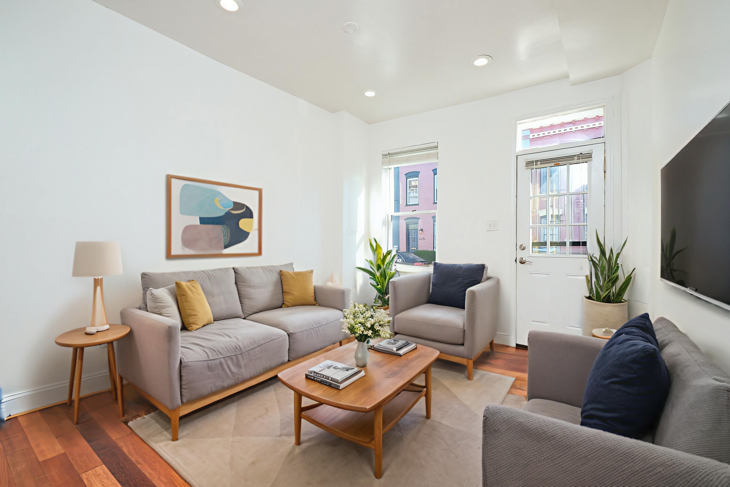 Washington House: 2220 12th Pl NW