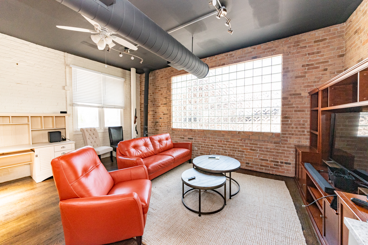 Chicago Condo: 1214 West Belmont Avenue