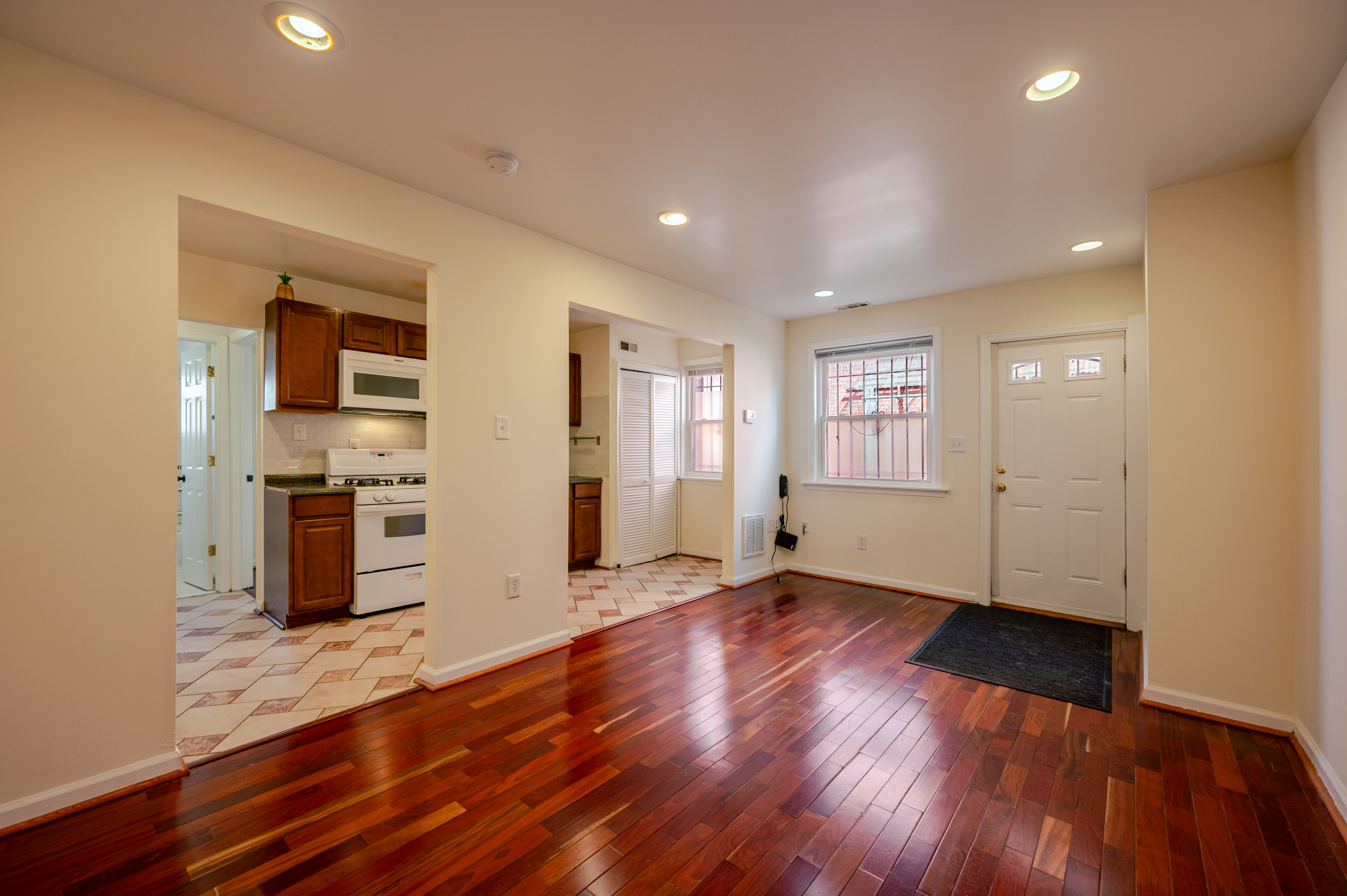 Washington Condo: 1869 Kendall St NE
