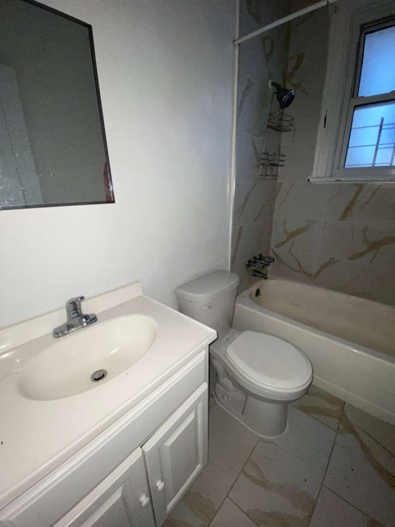 Yonkers Condo: 25 Cedar St