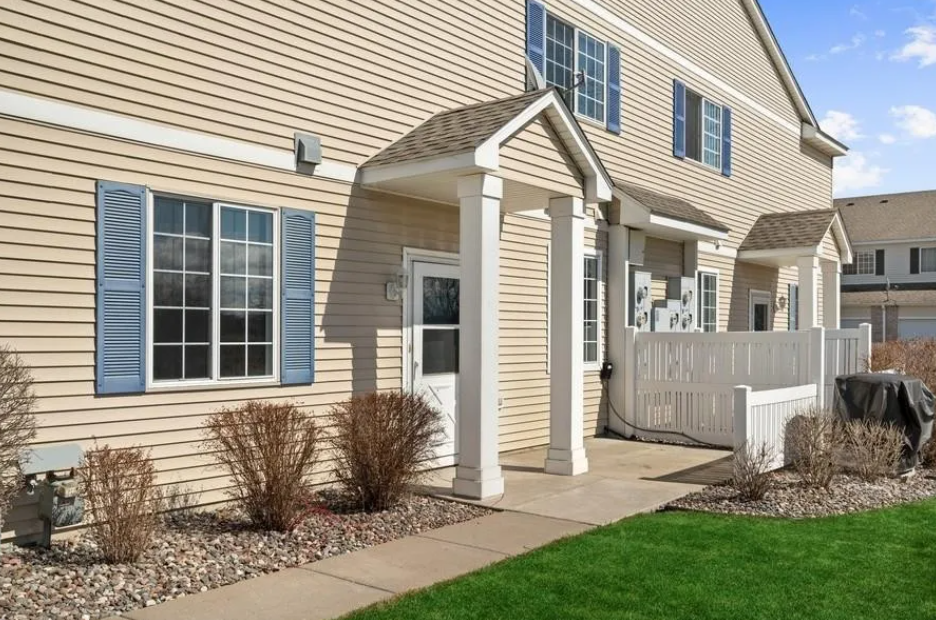 Maple Grove Townhome: 18037 96th Ave N