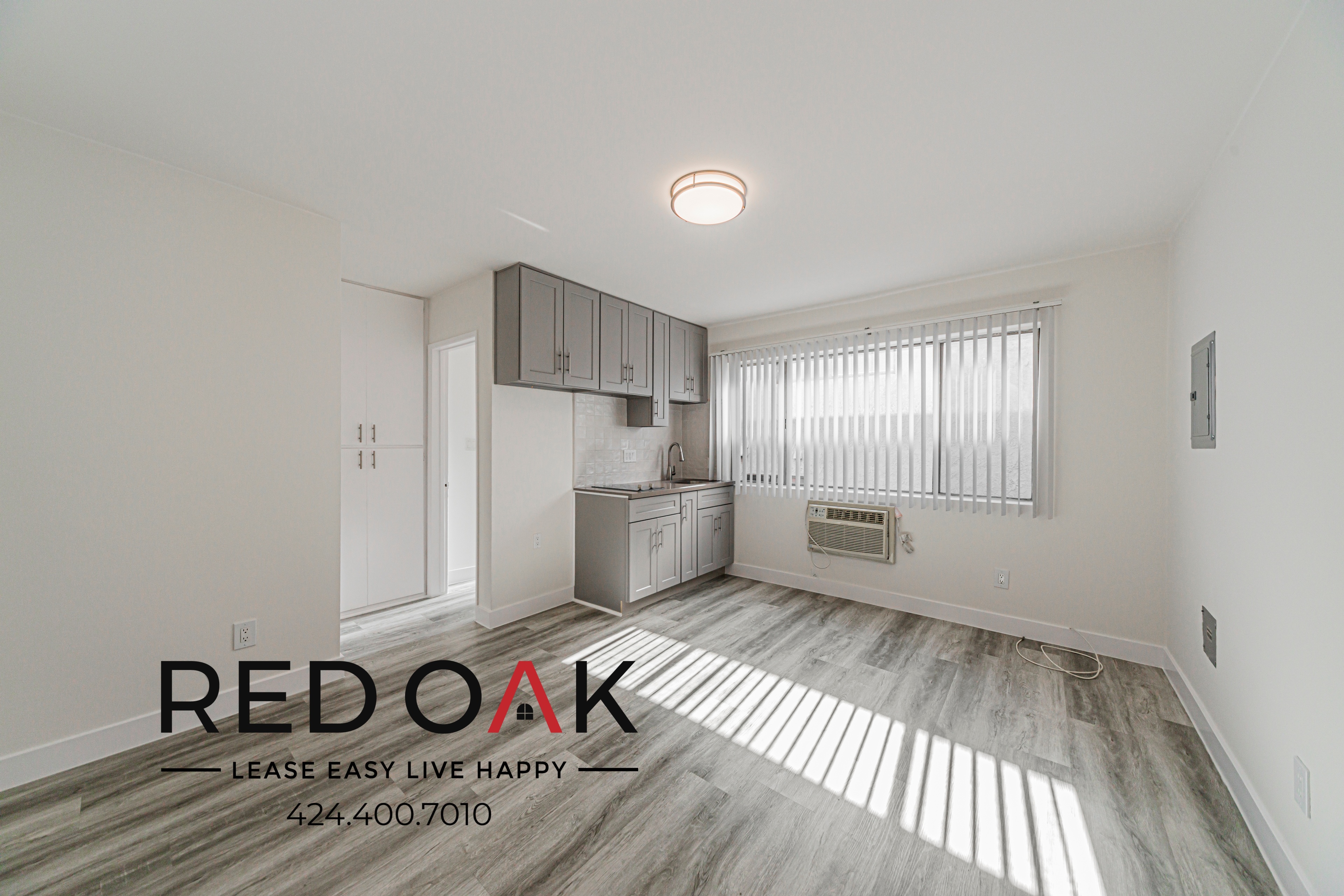 Van Nuys Condo: 15938 Vanowen Street