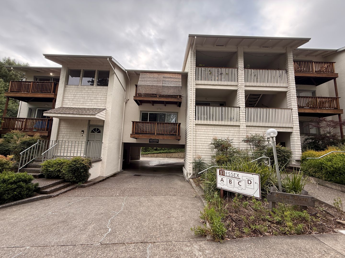 San Anselmo Condo: 51 Essex St.