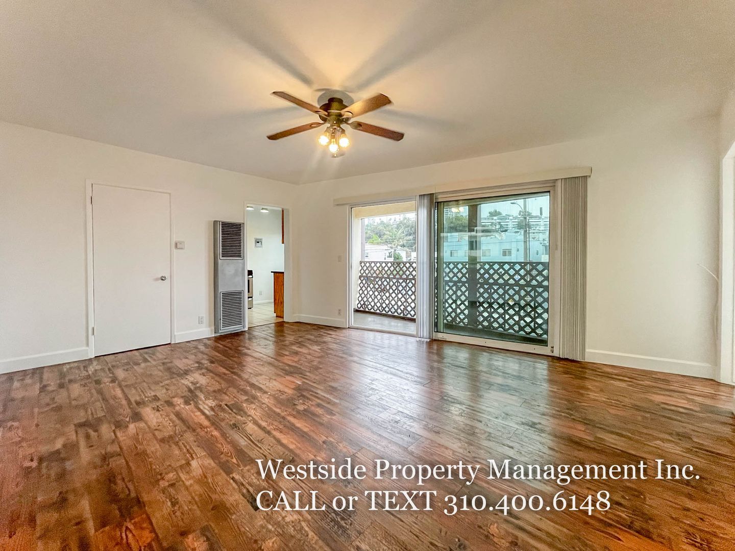 Santa Monica Apartment: 134 Chautauqua Blvd