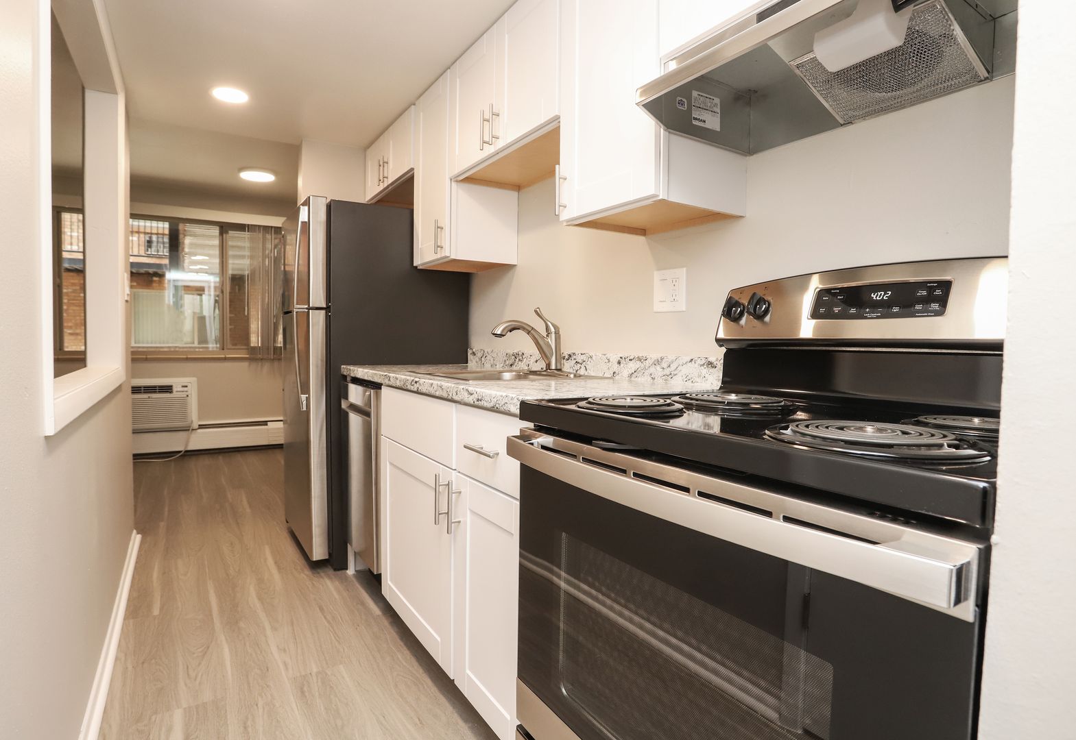 Denver Apartment: 809 N Dexter St