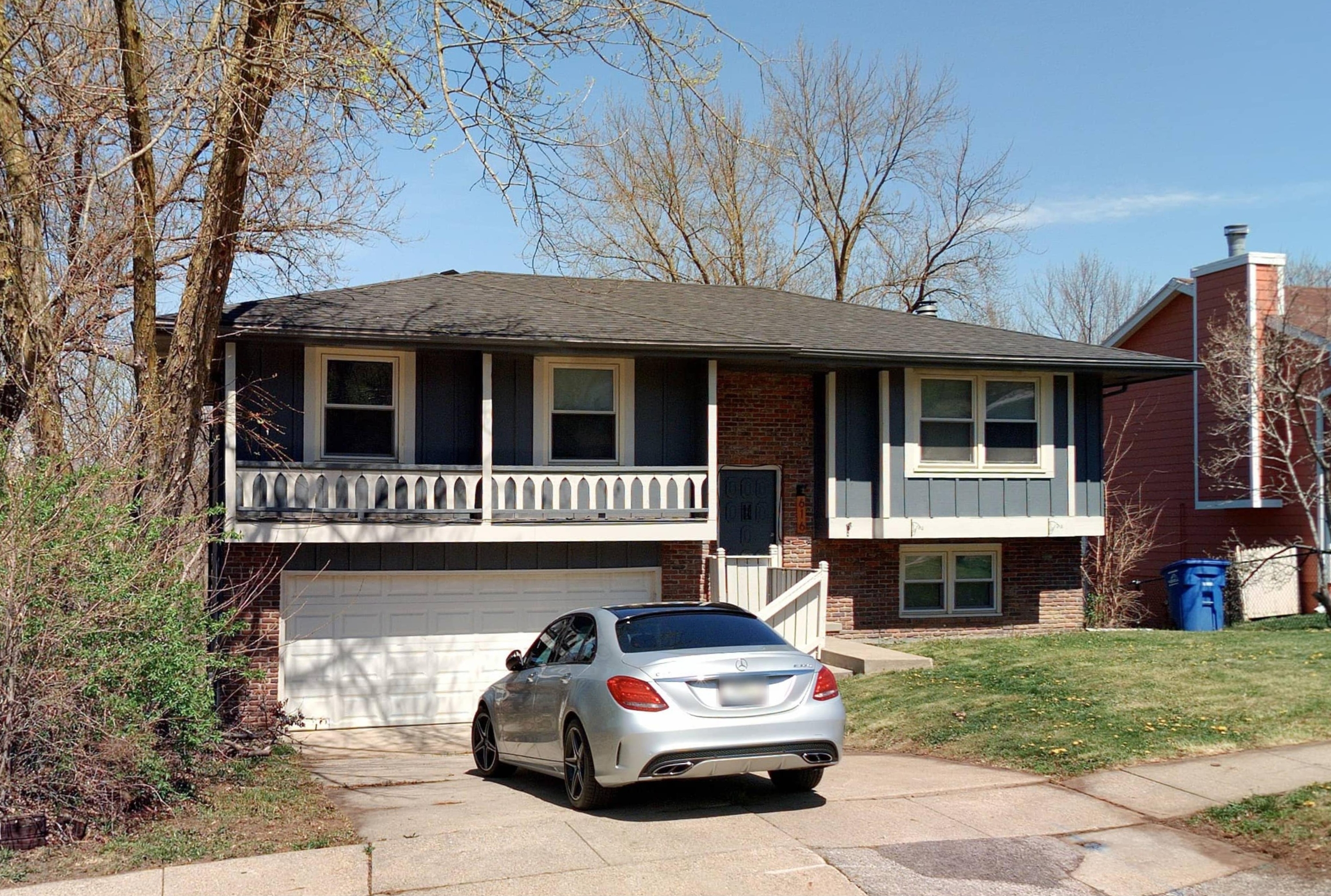 Des Moines House: 6166 E Hackley Ave