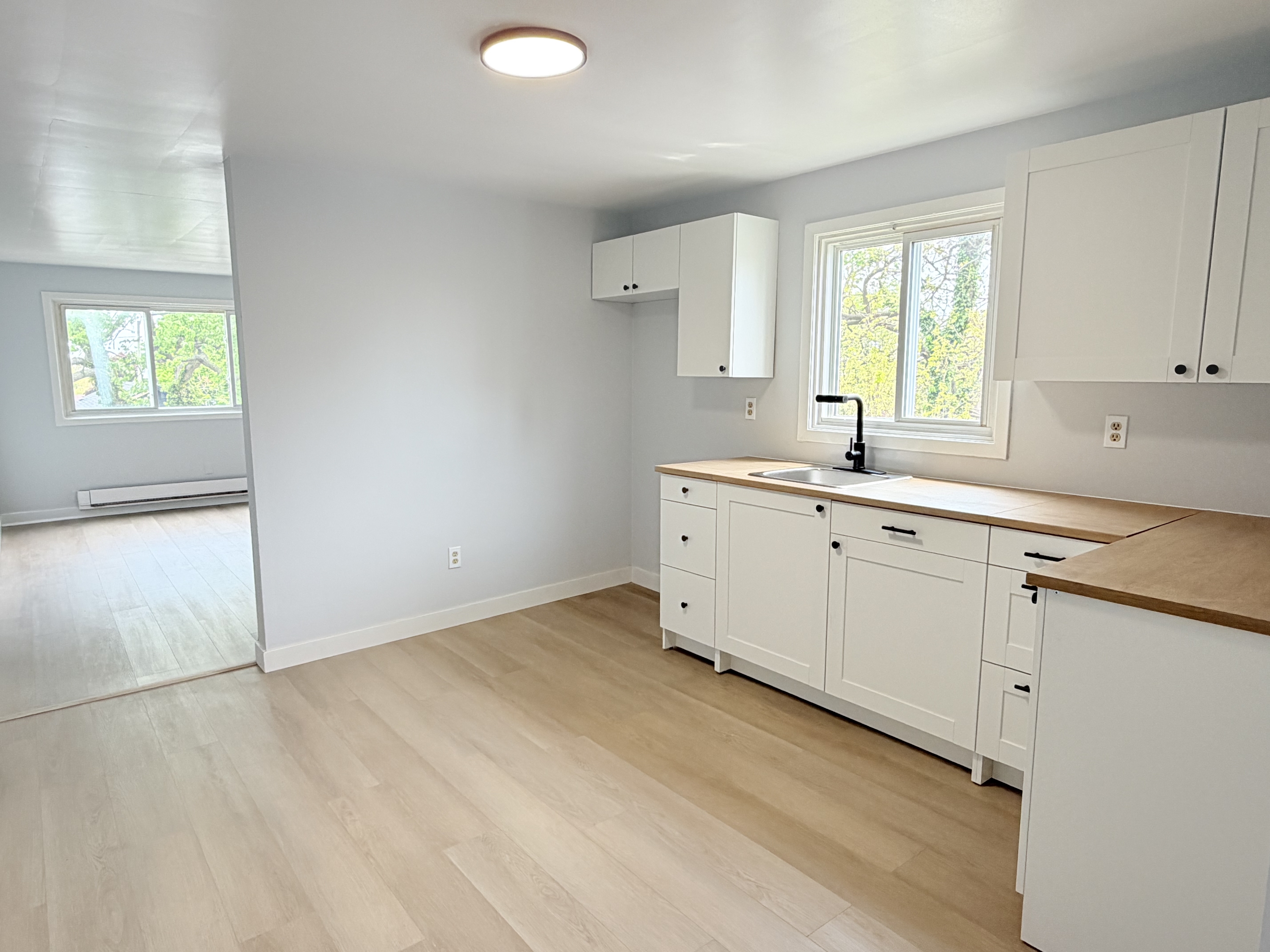 Windsor Condo: 751 Windsor Ave