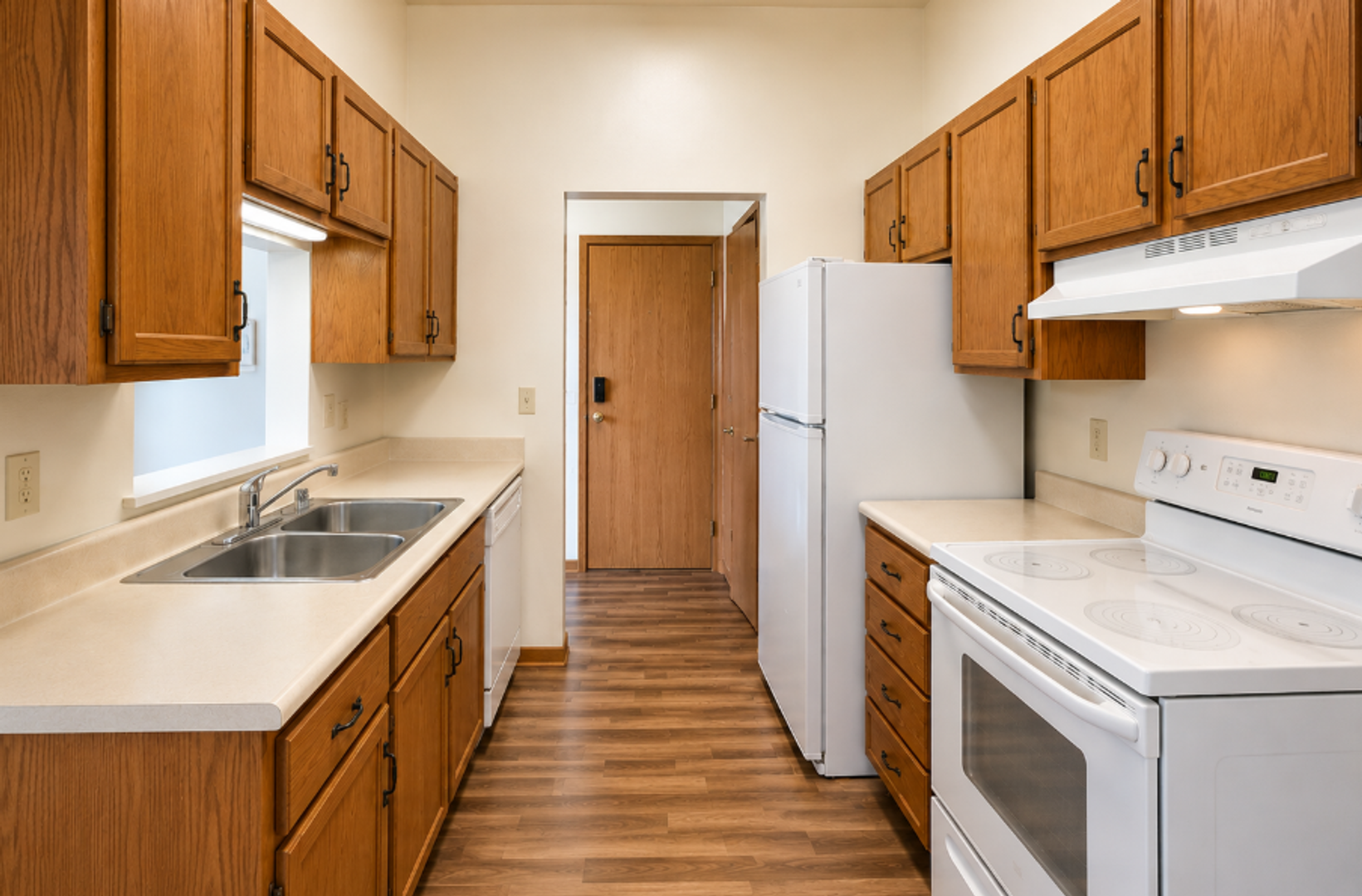 Lake Delton Apartment: 231-241 Burritt Ave