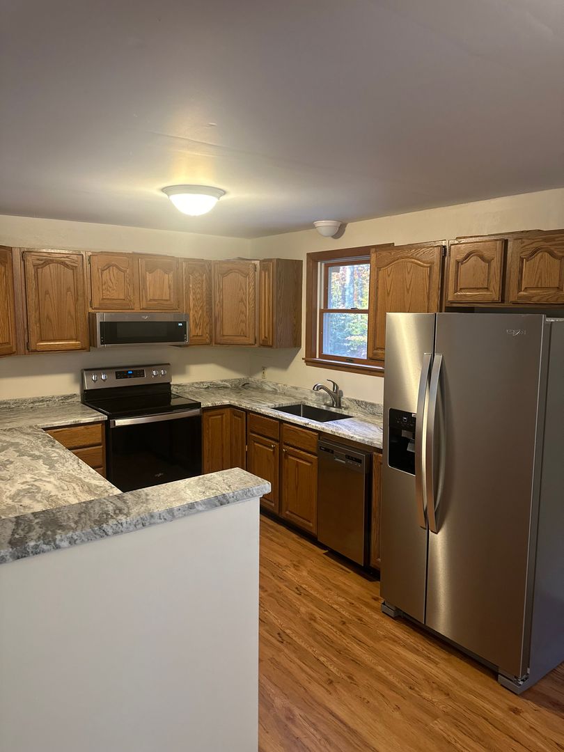 Wolfeboro House: 100 New Garden Rd