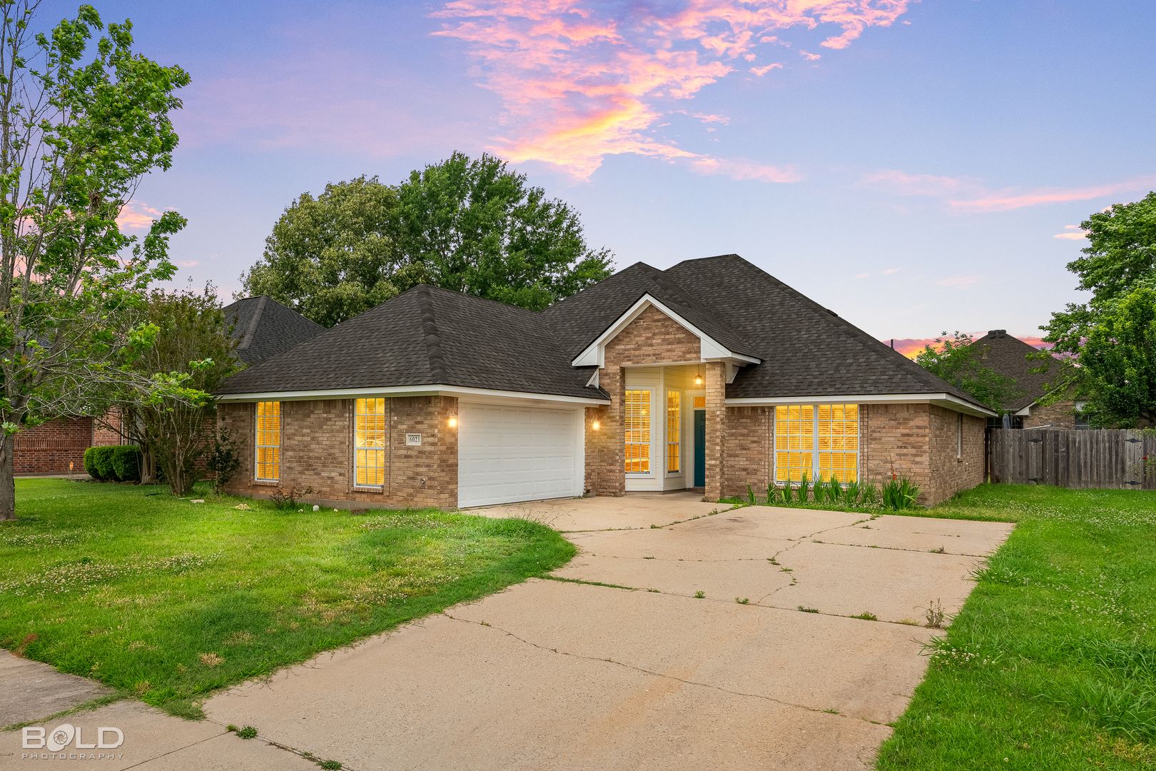 Bossier City House: 6021 Whitney Dr