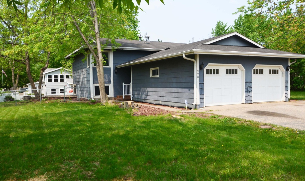 Maple Grove Townhome: 9201 Forest View Lane
