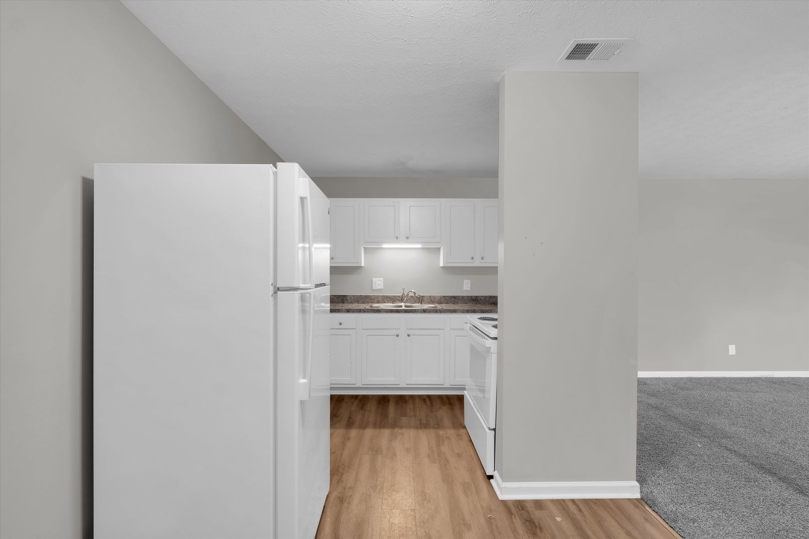 Louisville Apartment: 421 Poplar Level Ct