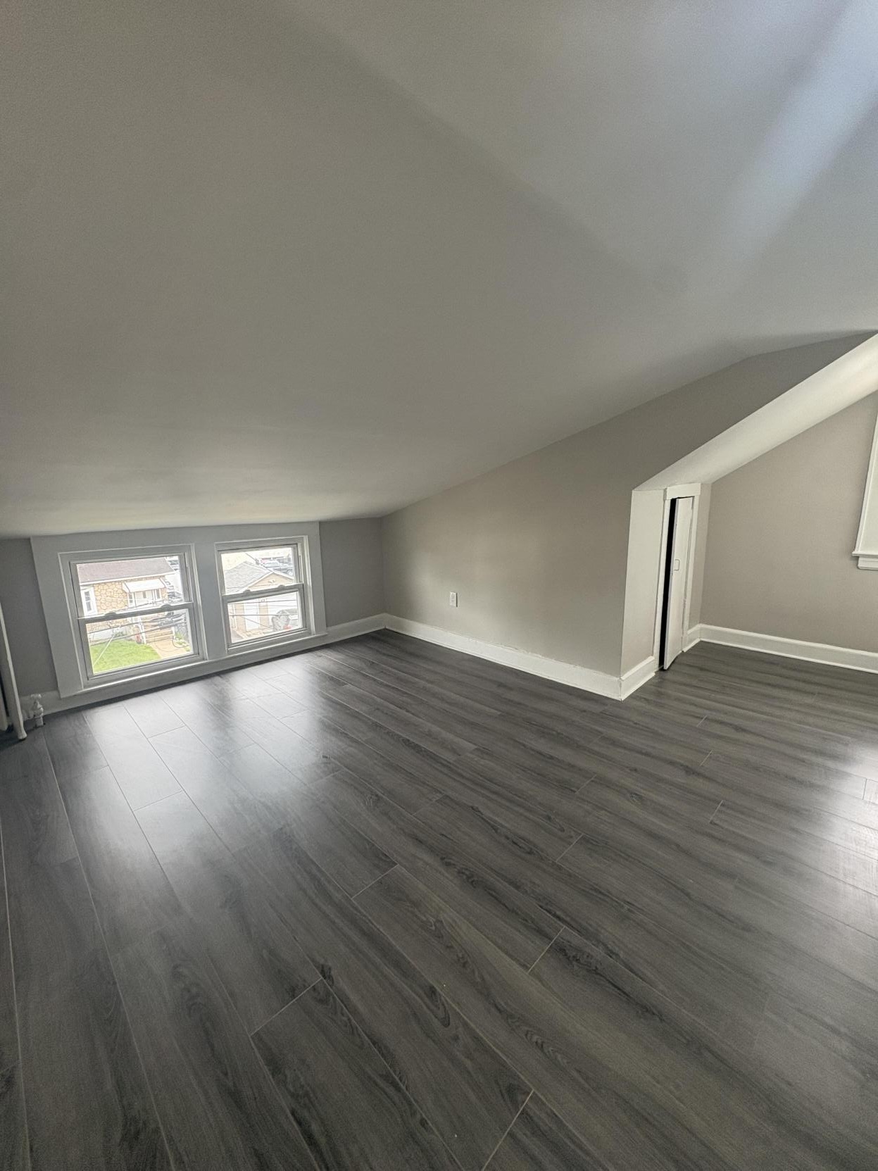 Irvington Townhome: 28 Beechwood PI