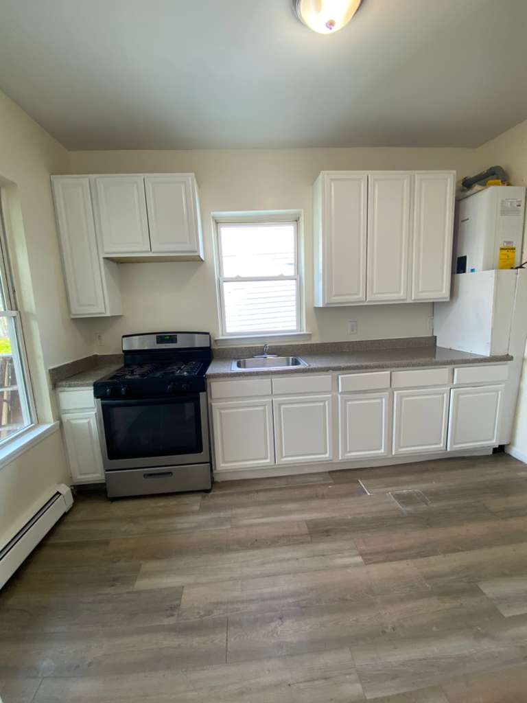 Yonkers Condo: 70 Ash St