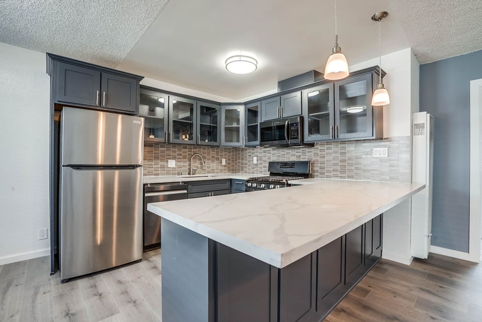 Los Angeles Condo: 6407 10th Ave