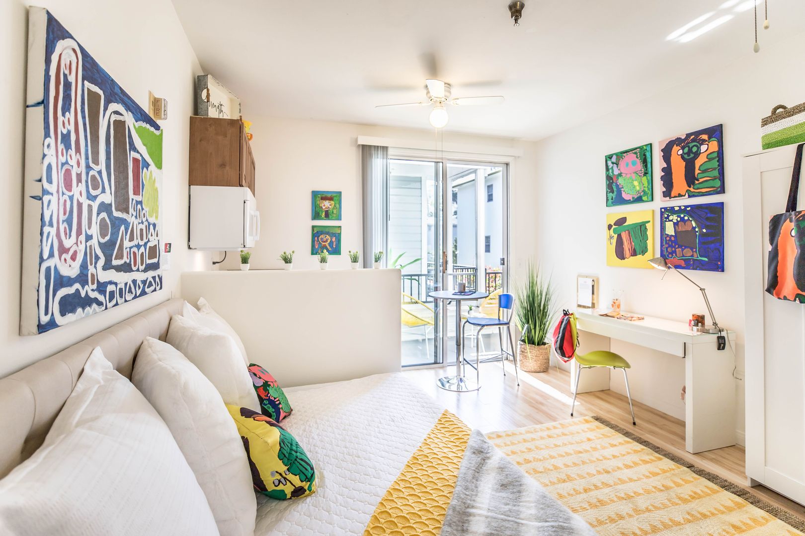Santa Monica Apartment: 1117 3rd St