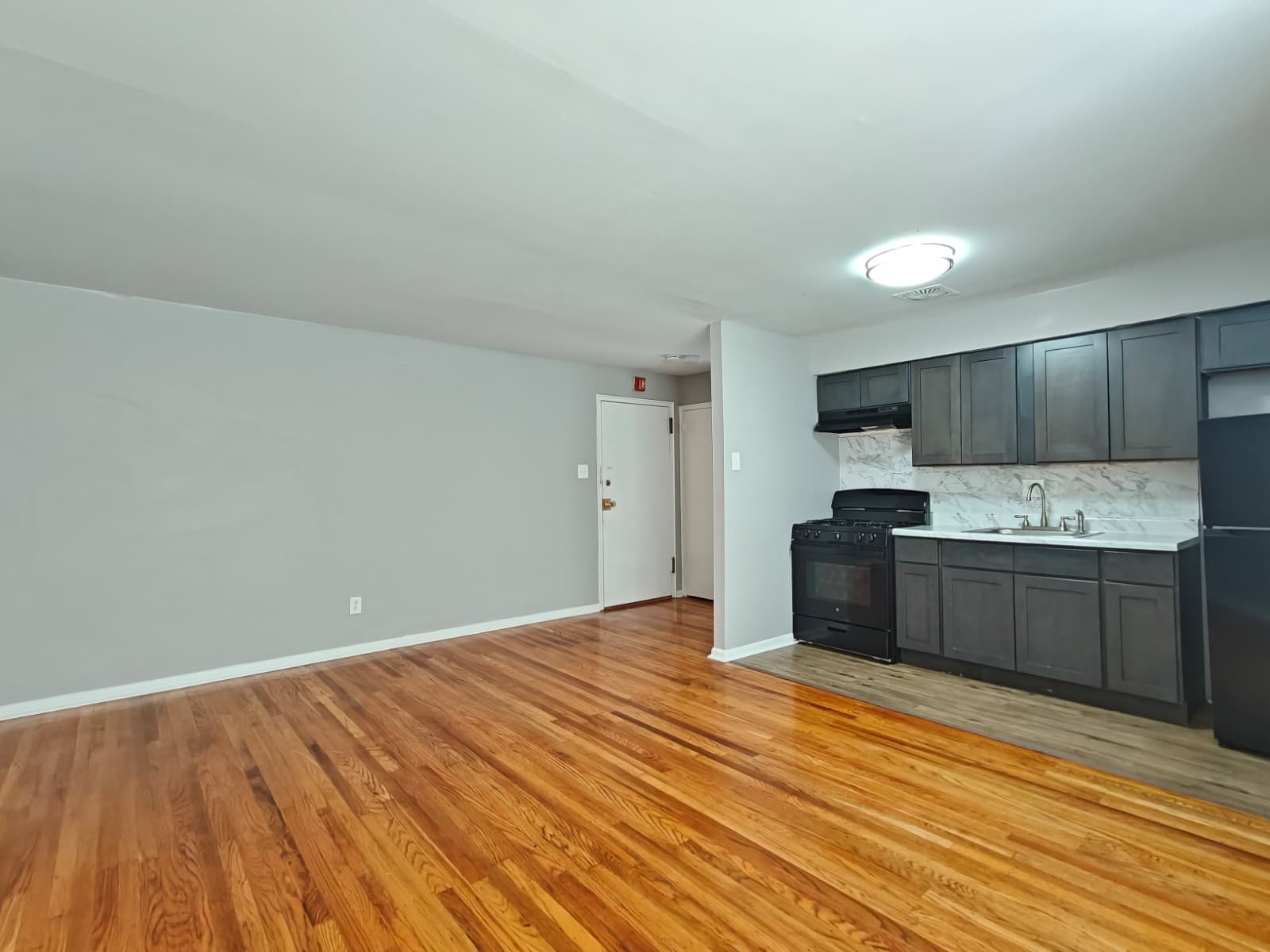 Philadelphia Apartment: 8410 Bustleton Ave