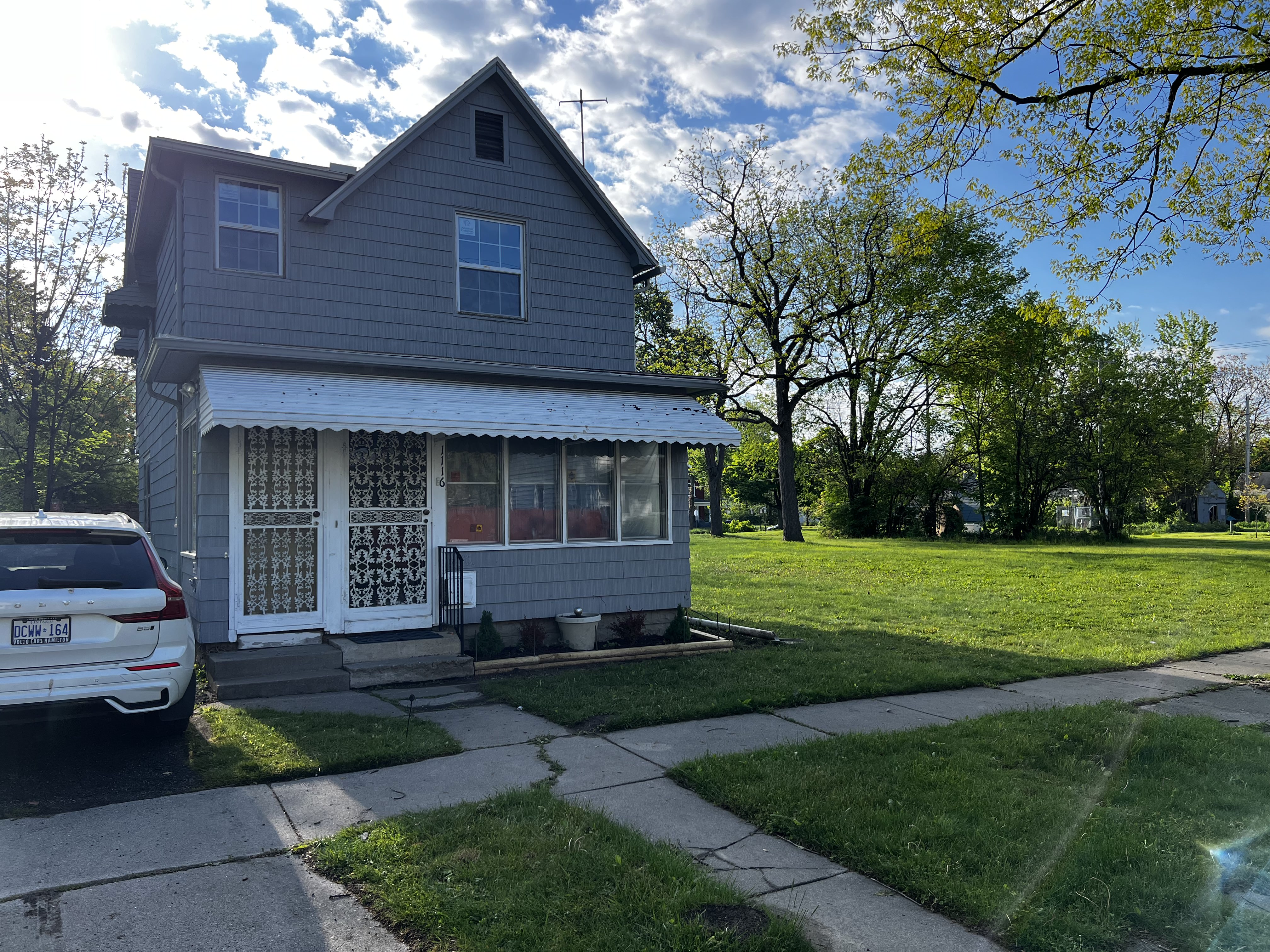 Toledo House: 1116 Woodstock Ave