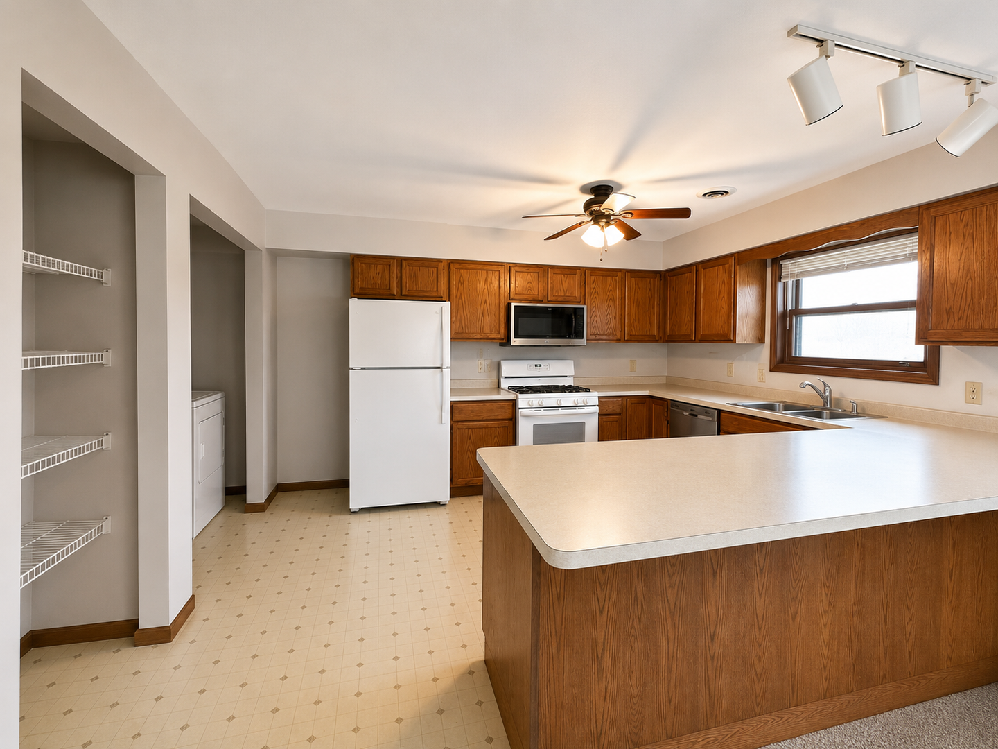 Lodi Condo: 209 Columbus Street