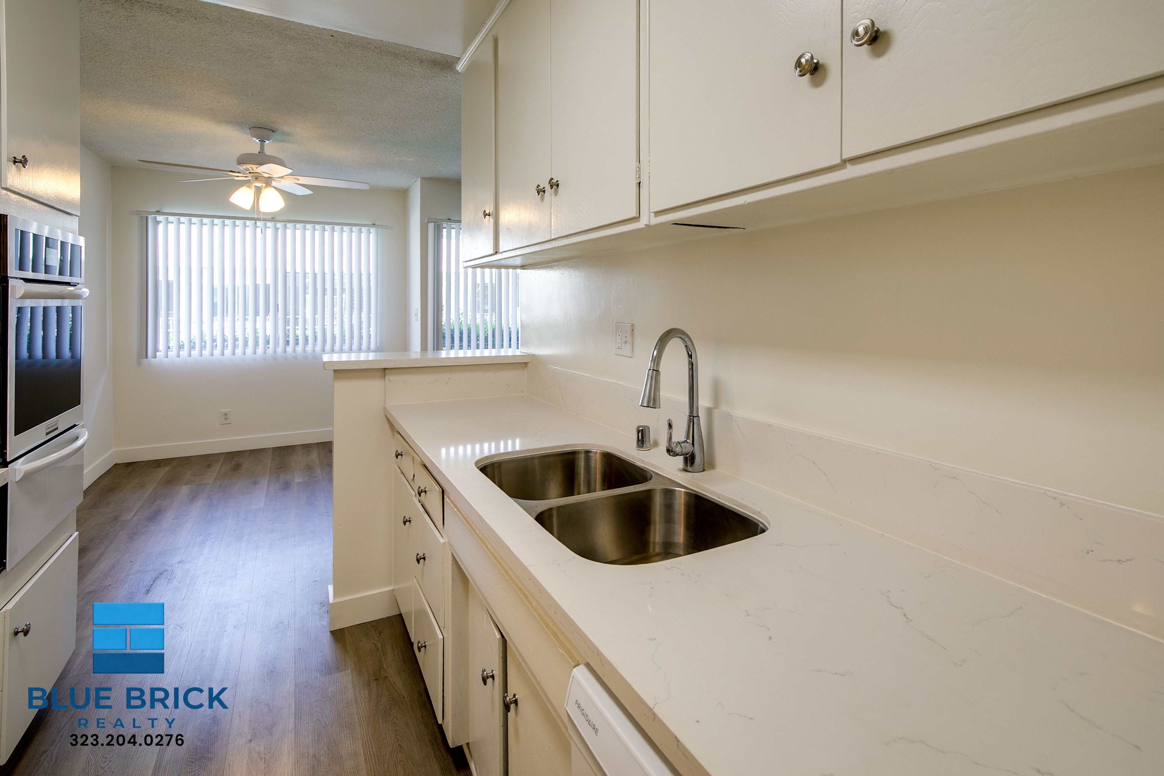 Encino Condo: 17834 Burbank Blvd