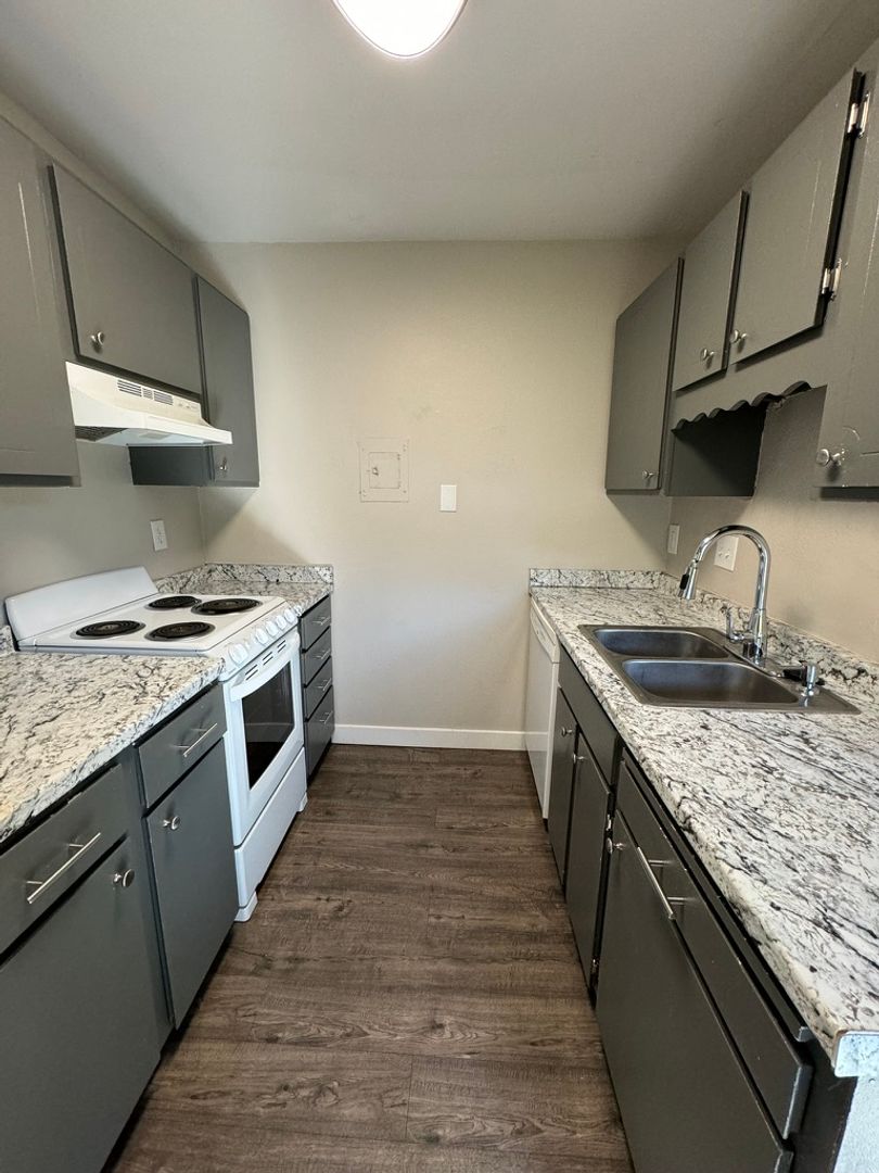 Colorado Springs Apartment: 3209 E Fountain Blvd