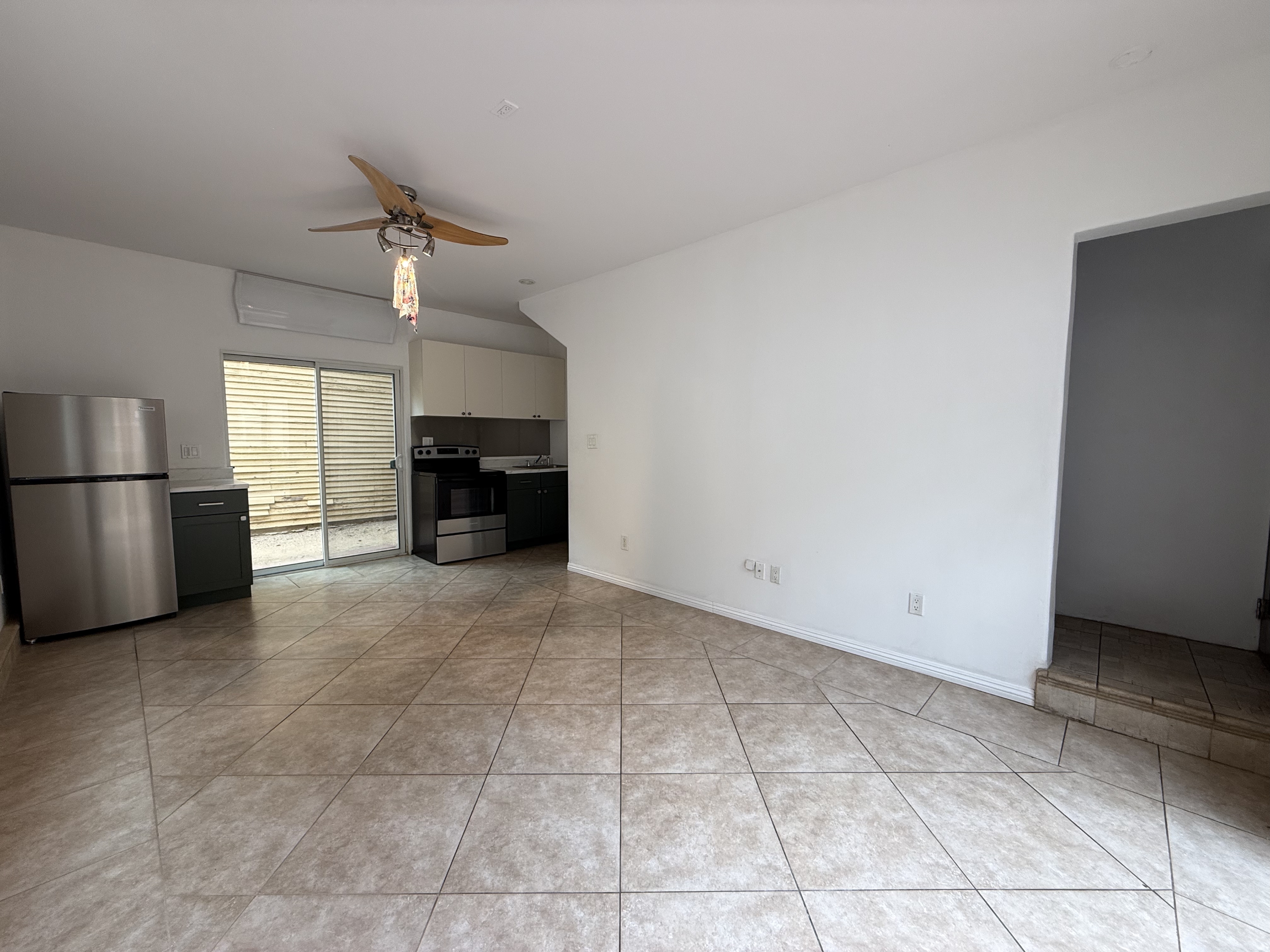 West Hollywood Condo: 748 1/2 N La Jolla Ave