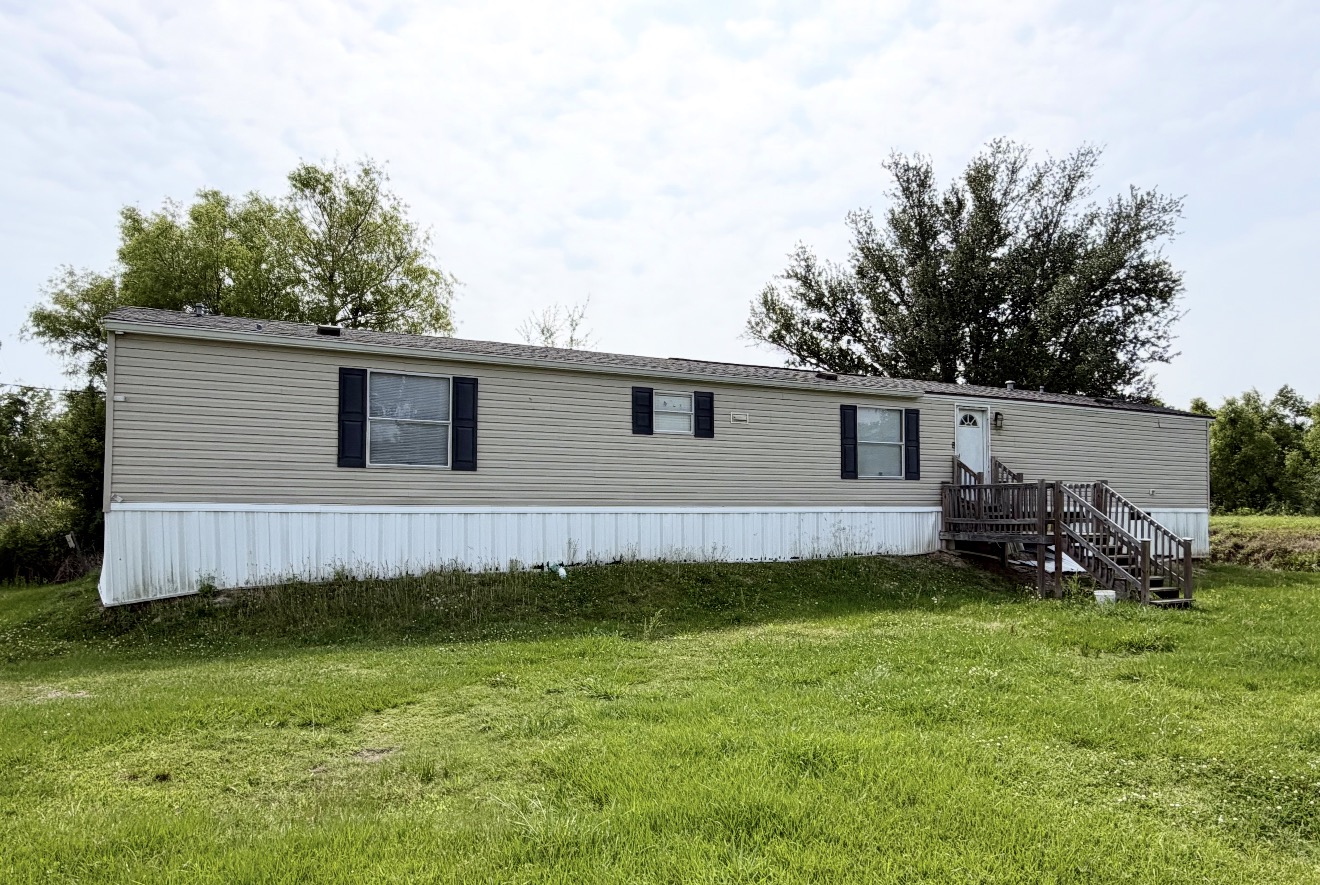 Lake Charles House: 2360 Tuna Ln.