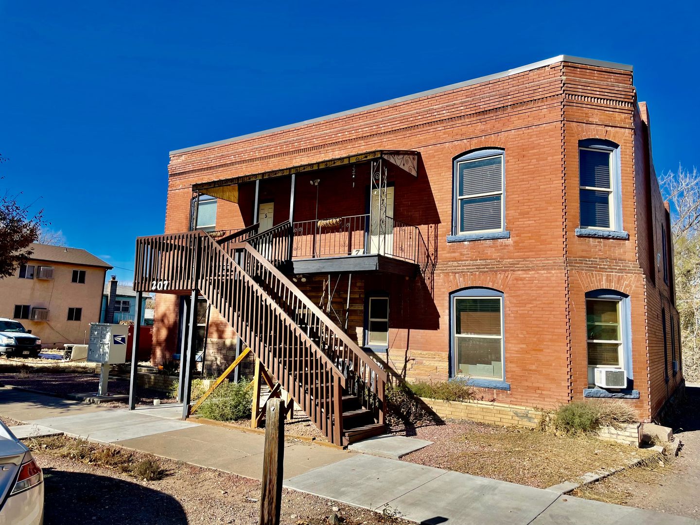 Pueblo Apartment: 207 Midway Ave